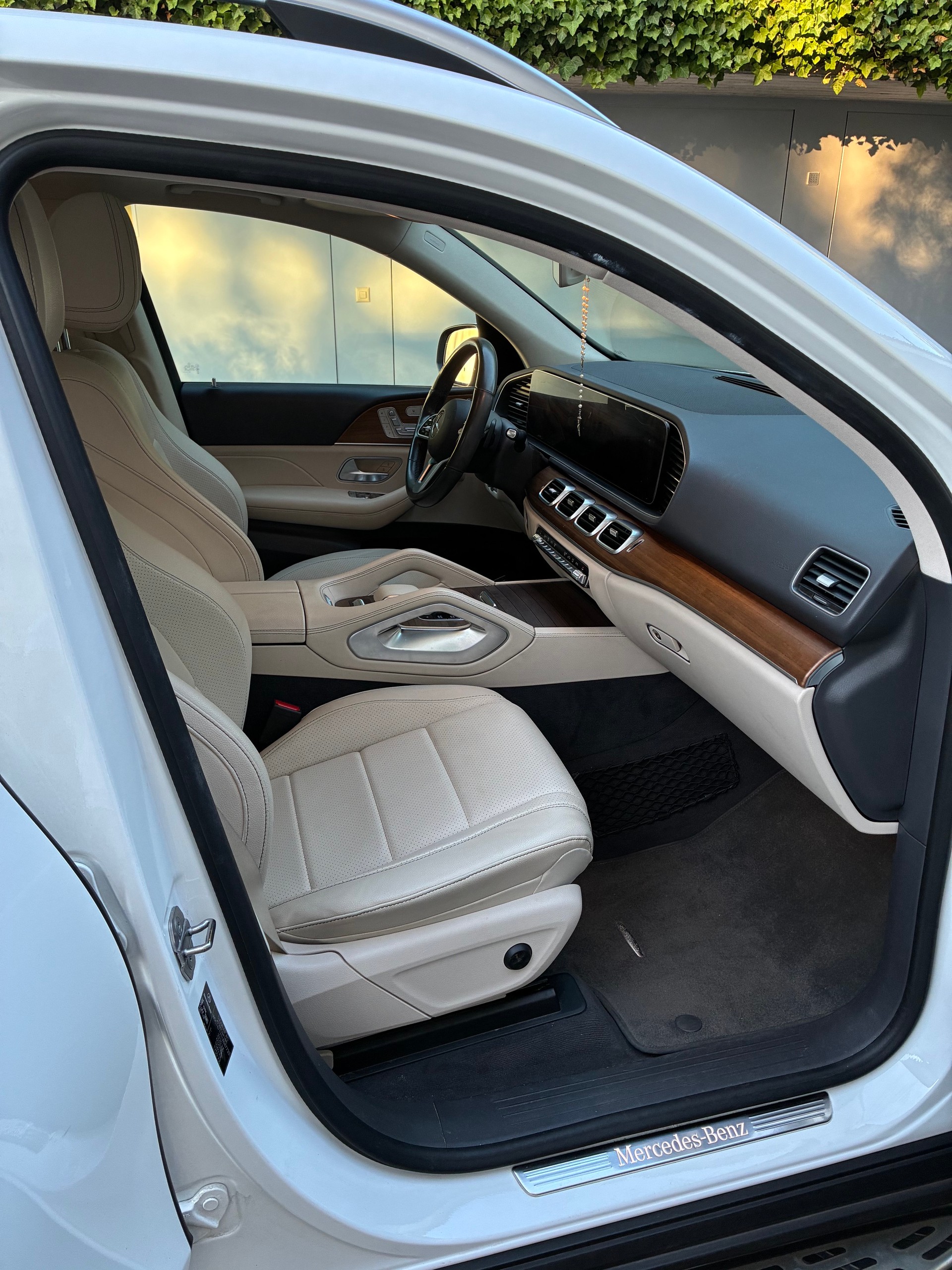 MERCEDES-BENZ GLE 350 d 4matic-image-4