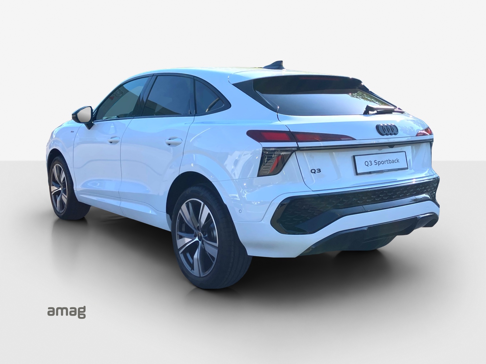 AUDI Q3 Sportback 110 kW TFSI S tronic-image-2