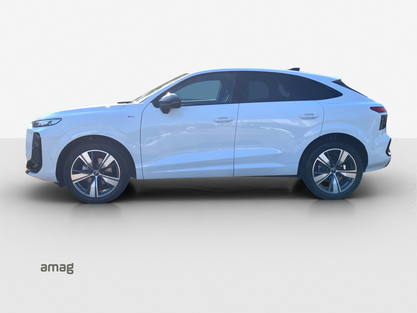 AUDI Q3 Sportback 110 kW TFSI S tronic-image-1