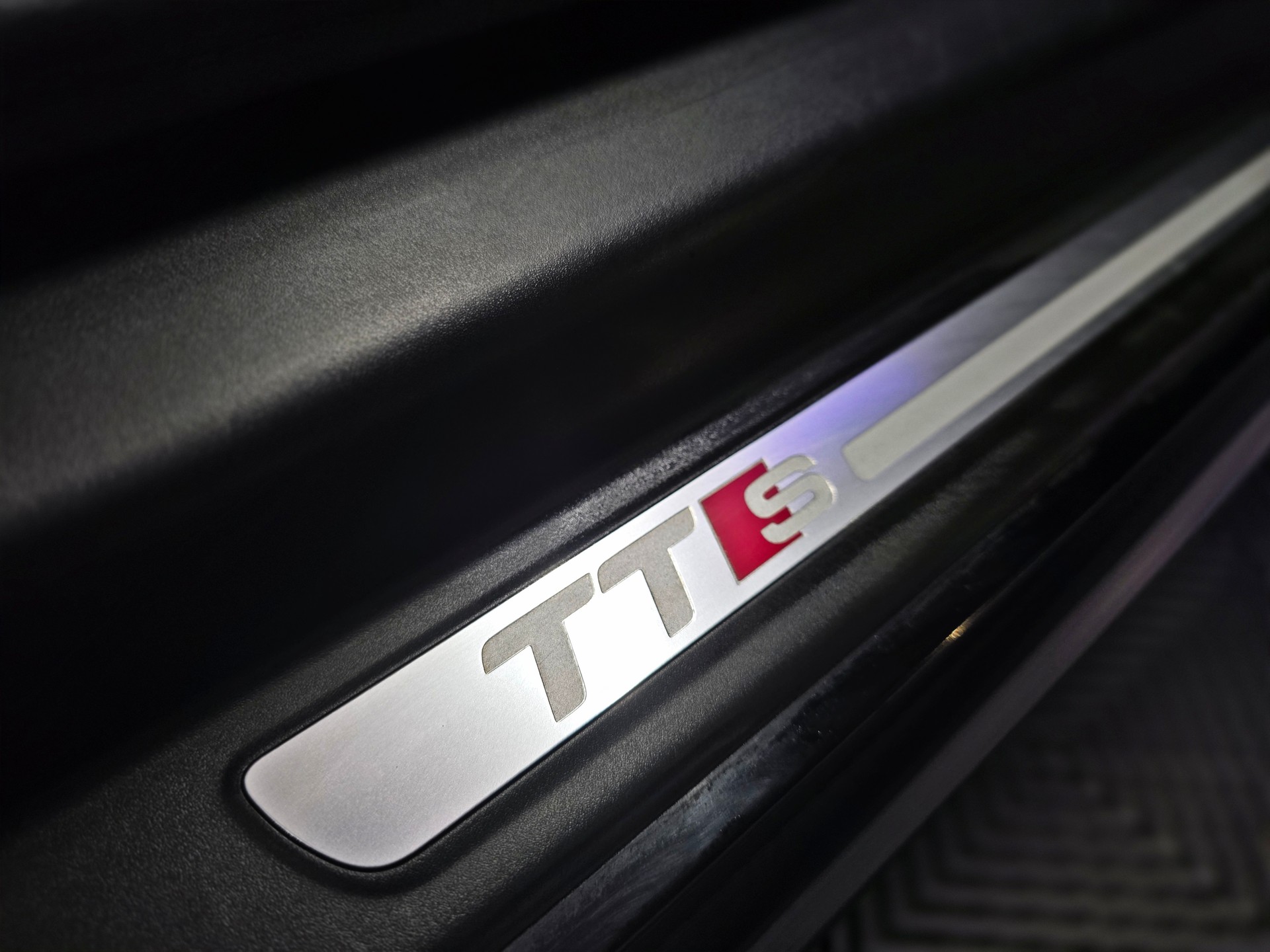 AUDI TTS Coupé 2.0 TFSI quattro S-tronic-image-20