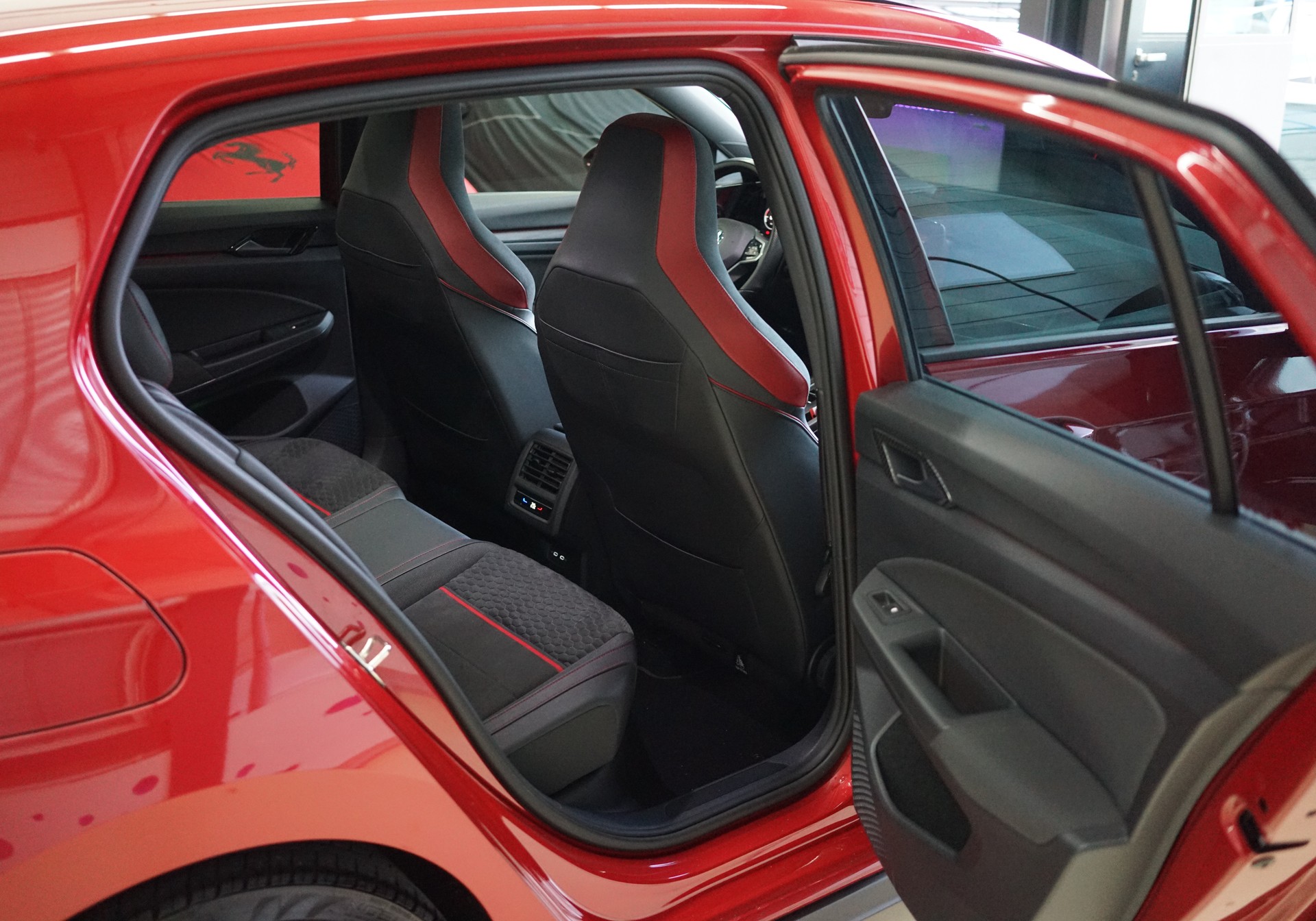 VW Golf 2.0 TSI GTI Clubsport DSG-image-29