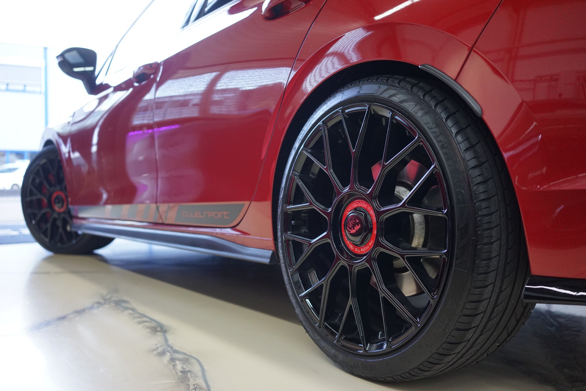 VW Golf 2.0 TSI GTI Clubsport DSG-image-6
