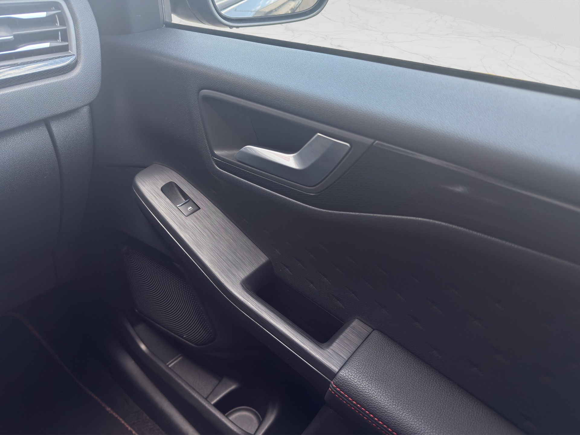 FORD Kuga 2.5 PHEV ST-LineX2WD-image-17