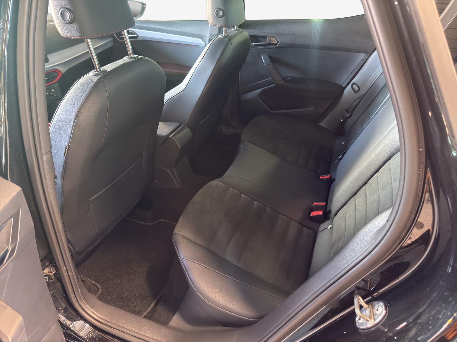 SEAT Arona 1.0 TSI Eco Hola FR DSG-image-11