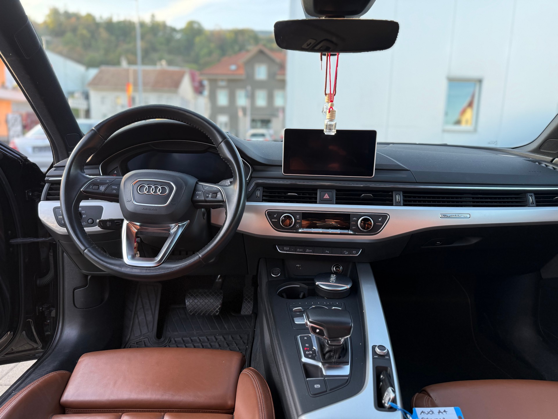 AUDI A4 allroad 2.0 TFSI quattro S-tronic-image-16