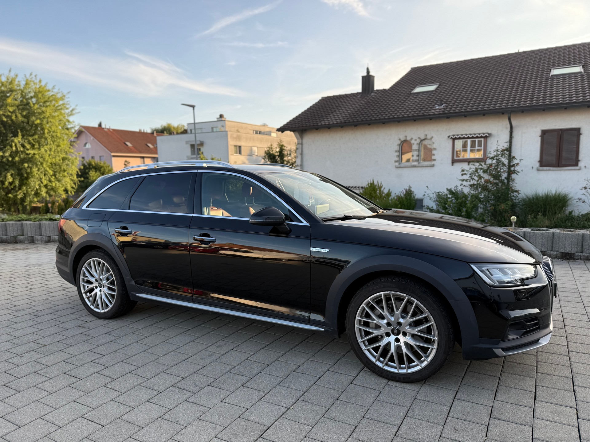 AUDI A4 allroad 2.0 TFSI quattro S-tronic-image-3