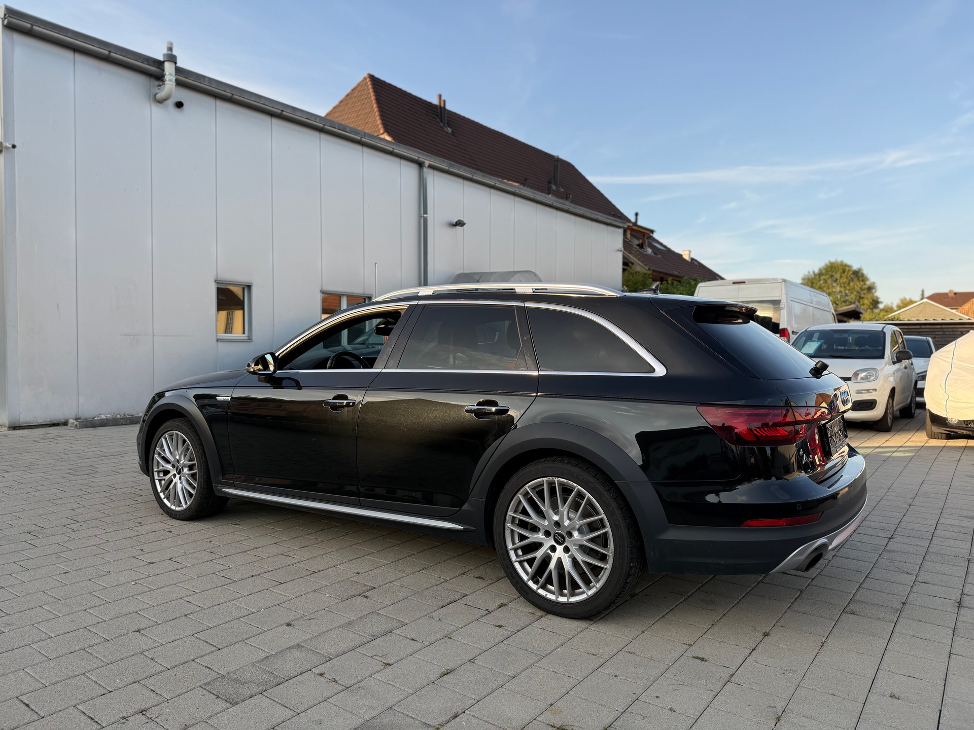 AUDI A4 allroad 2.0 TFSI quattro S-tronic-image-8