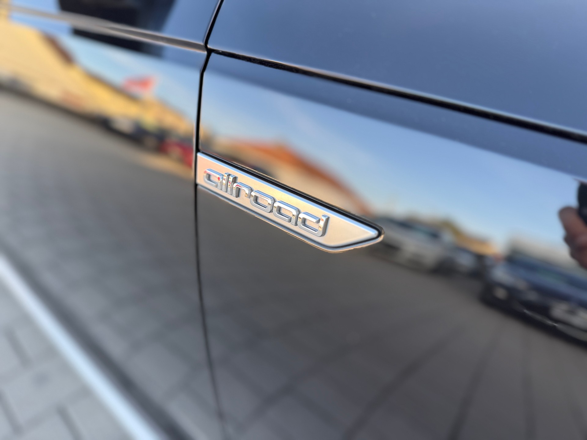 AUDI A4 allroad 2.0 TFSI quattro S-tronic-image-2