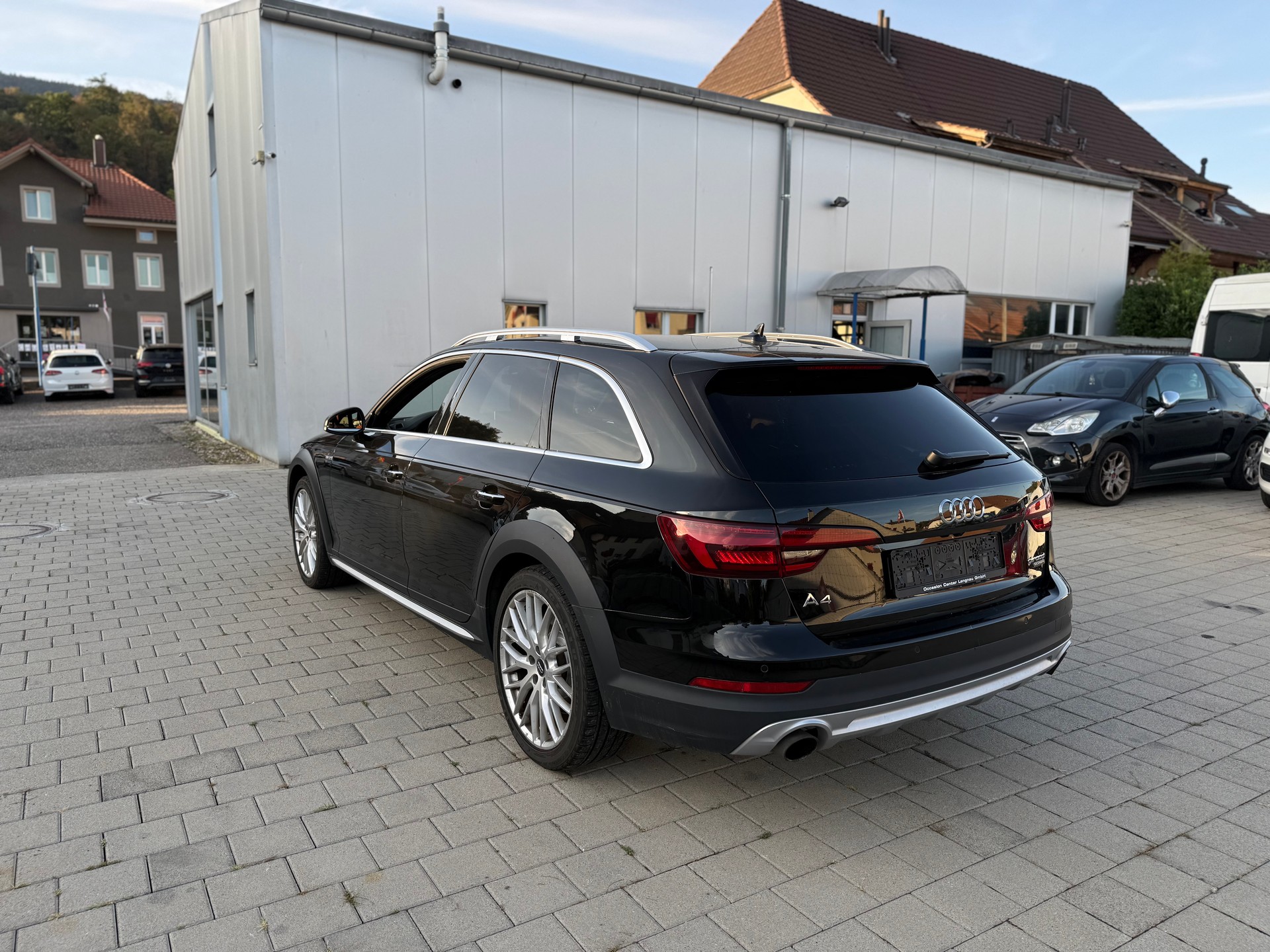 AUDI A4 allroad 2.0 TFSI quattro S-tronic-image-7