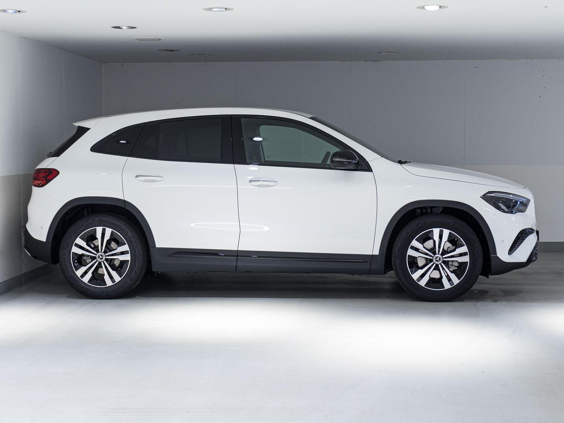 MERCEDES-BENZ GLA 200 Night Star-image-1