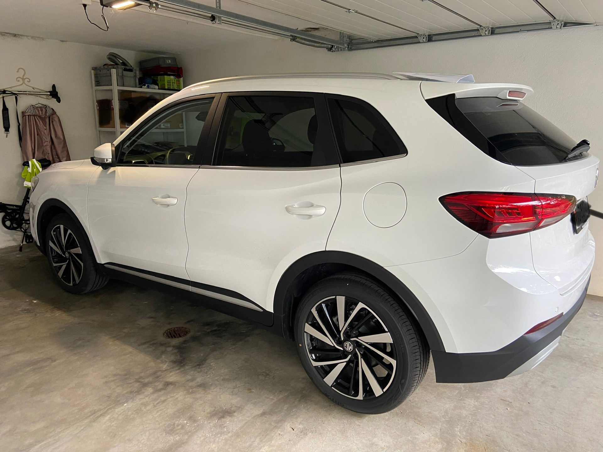 MG 1.5 Hybrid+ Luxury-image-0