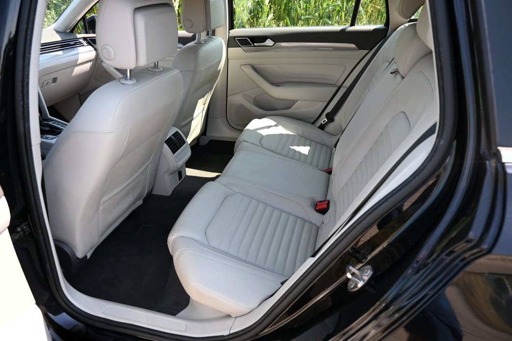 VW Passat 2.0 TDI BMT Business 4Motion DSG-image-7