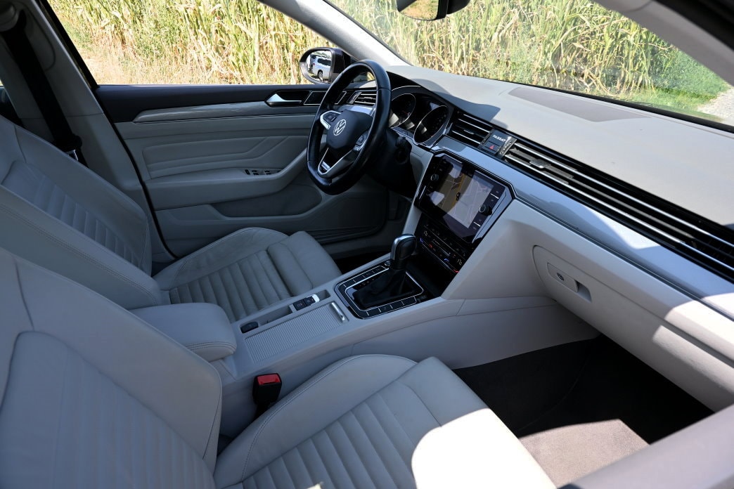 VW Passat 2.0 TDI BMT Business 4Motion DSG-image-4