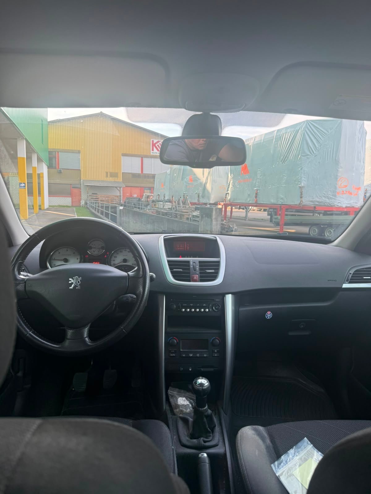 PEUGEOT 207 1.6 HDI Sport-image-8