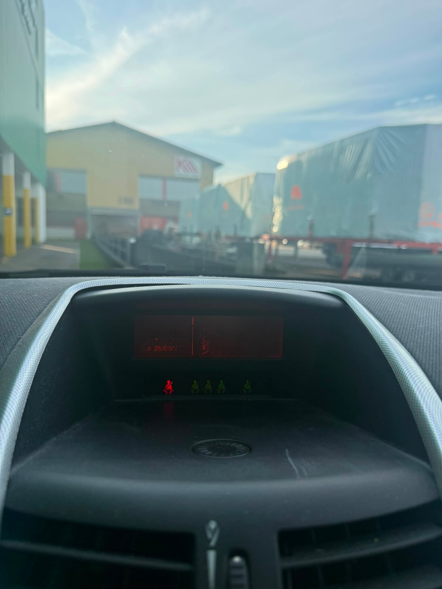 PEUGEOT 207 1.6 HDI Sport-image-12
