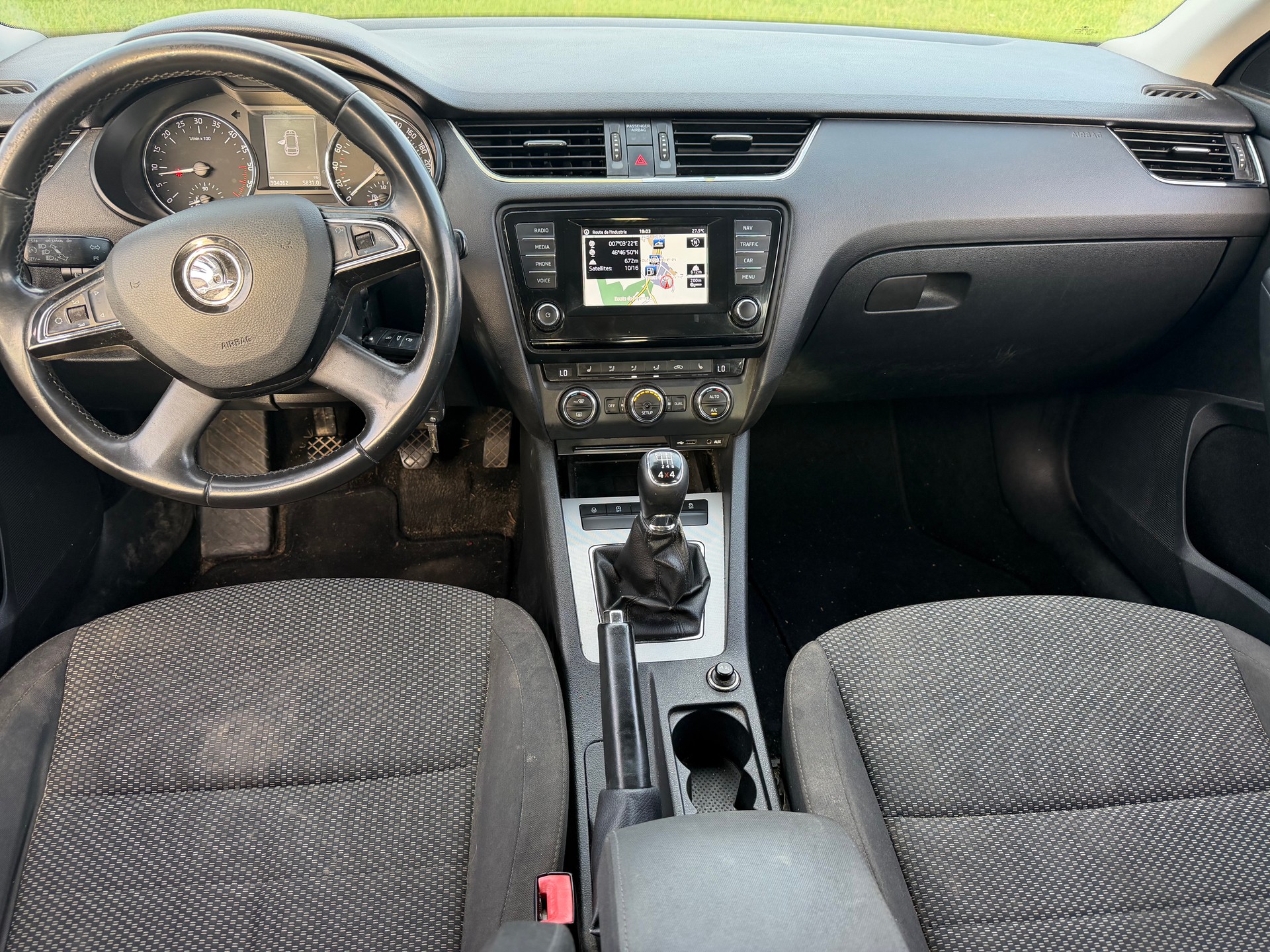 SKODA Octavia Combi 1.6 TDI Fresh 4x4-image-4