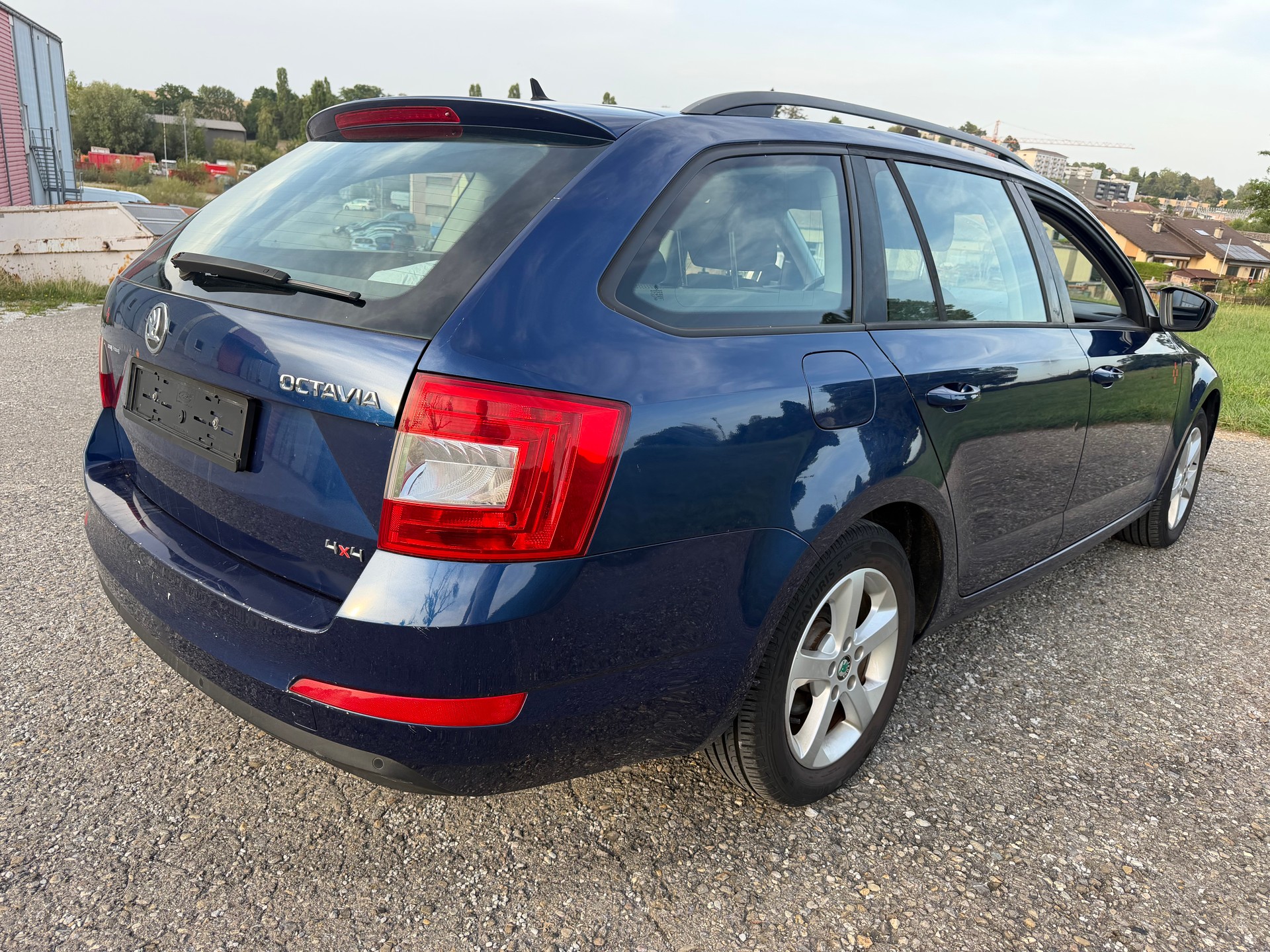 SKODA Octavia Combi 1.6 TDI Fresh 4x4-image-6