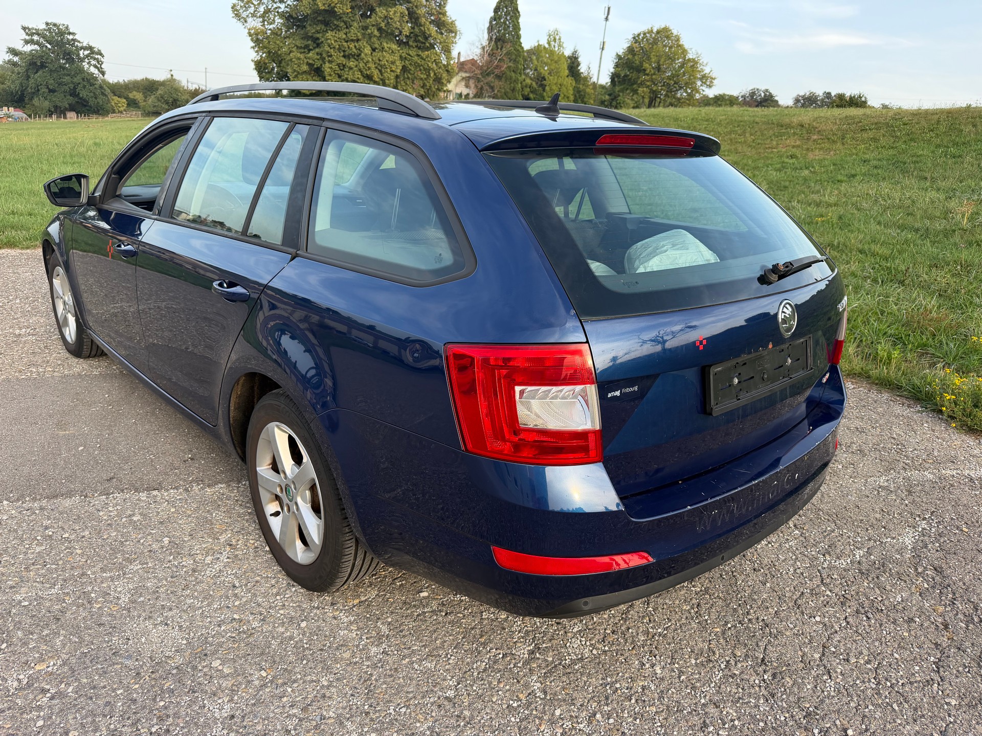 SKODA Octavia Combi 1.6 TDI Fresh 4x4-image-3