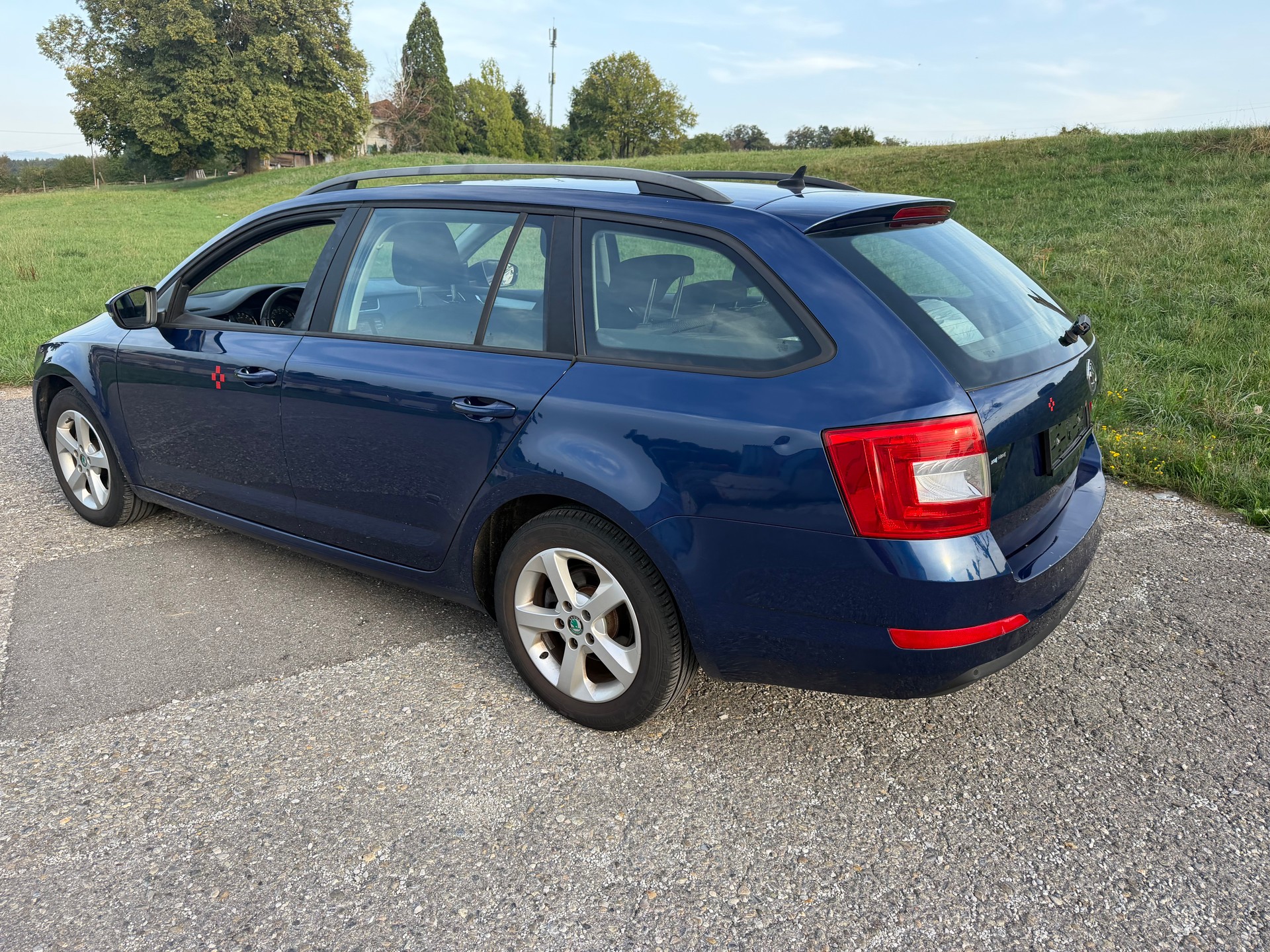 SKODA Octavia Combi 1.6 TDI Fresh 4x4-image-10