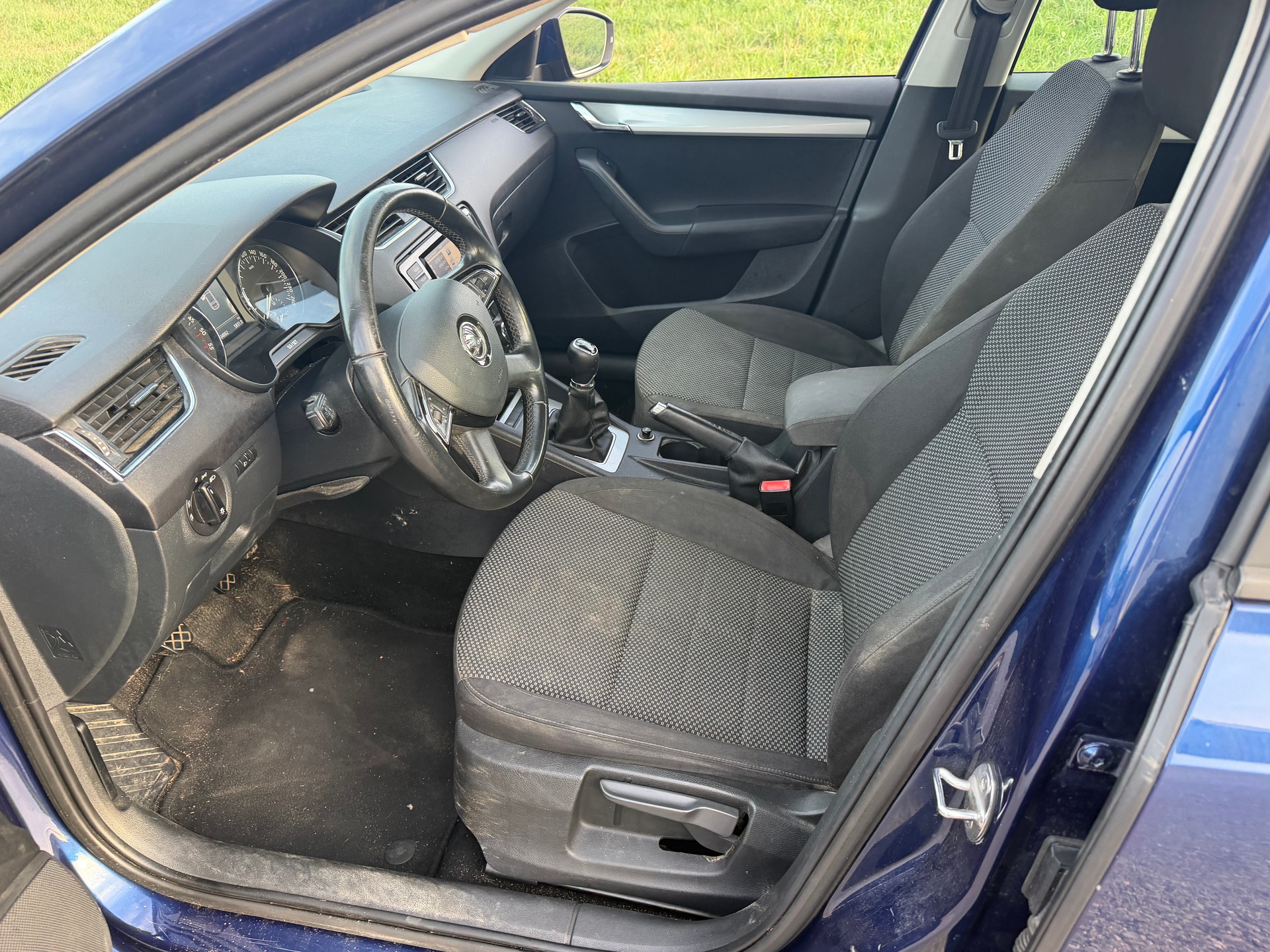 SKODA Octavia Combi 1.6 TDI Fresh 4x4-image-5
