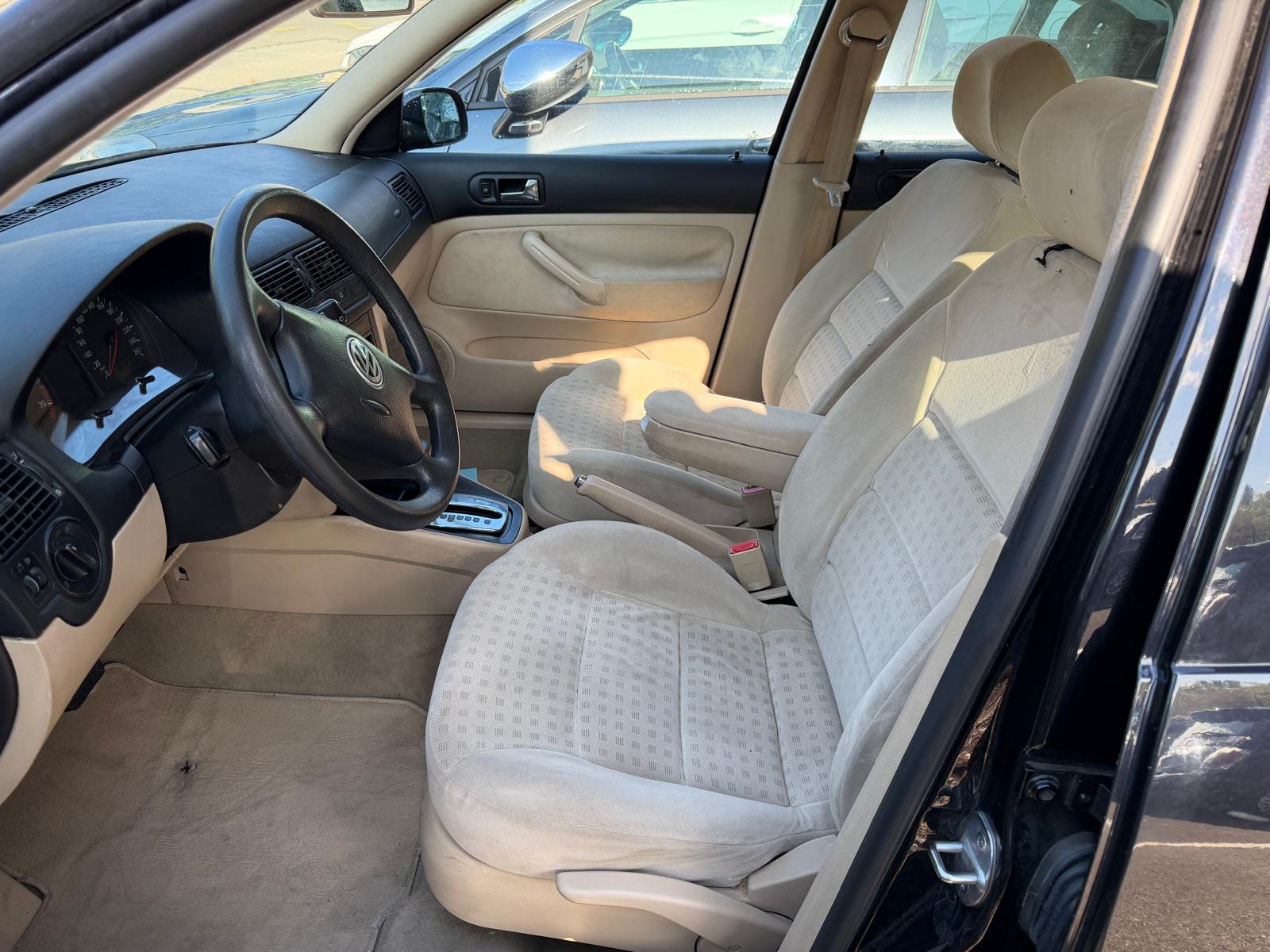 VW Golf 2.0-image-8