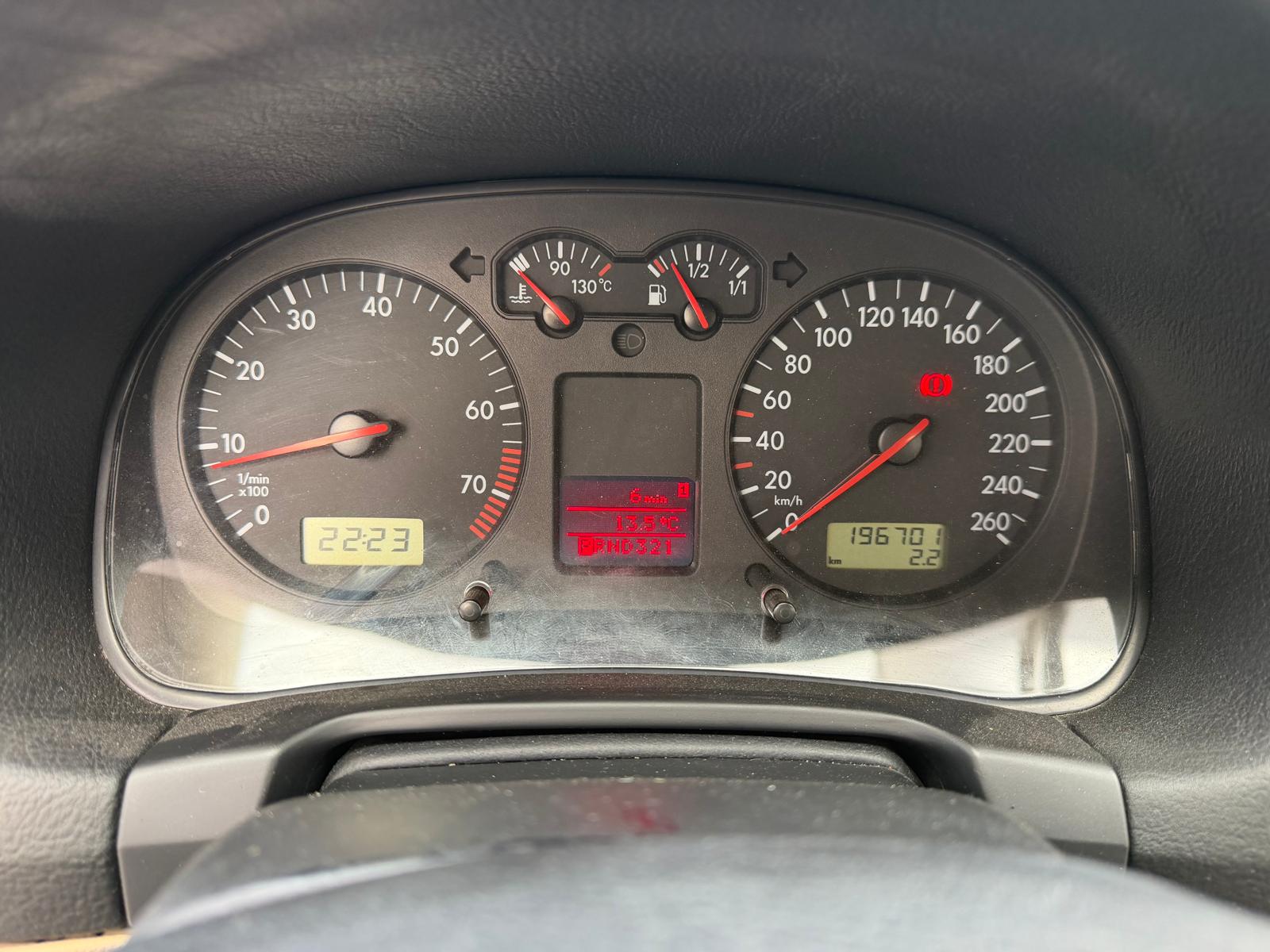 VW Golf 2.0-image-9
