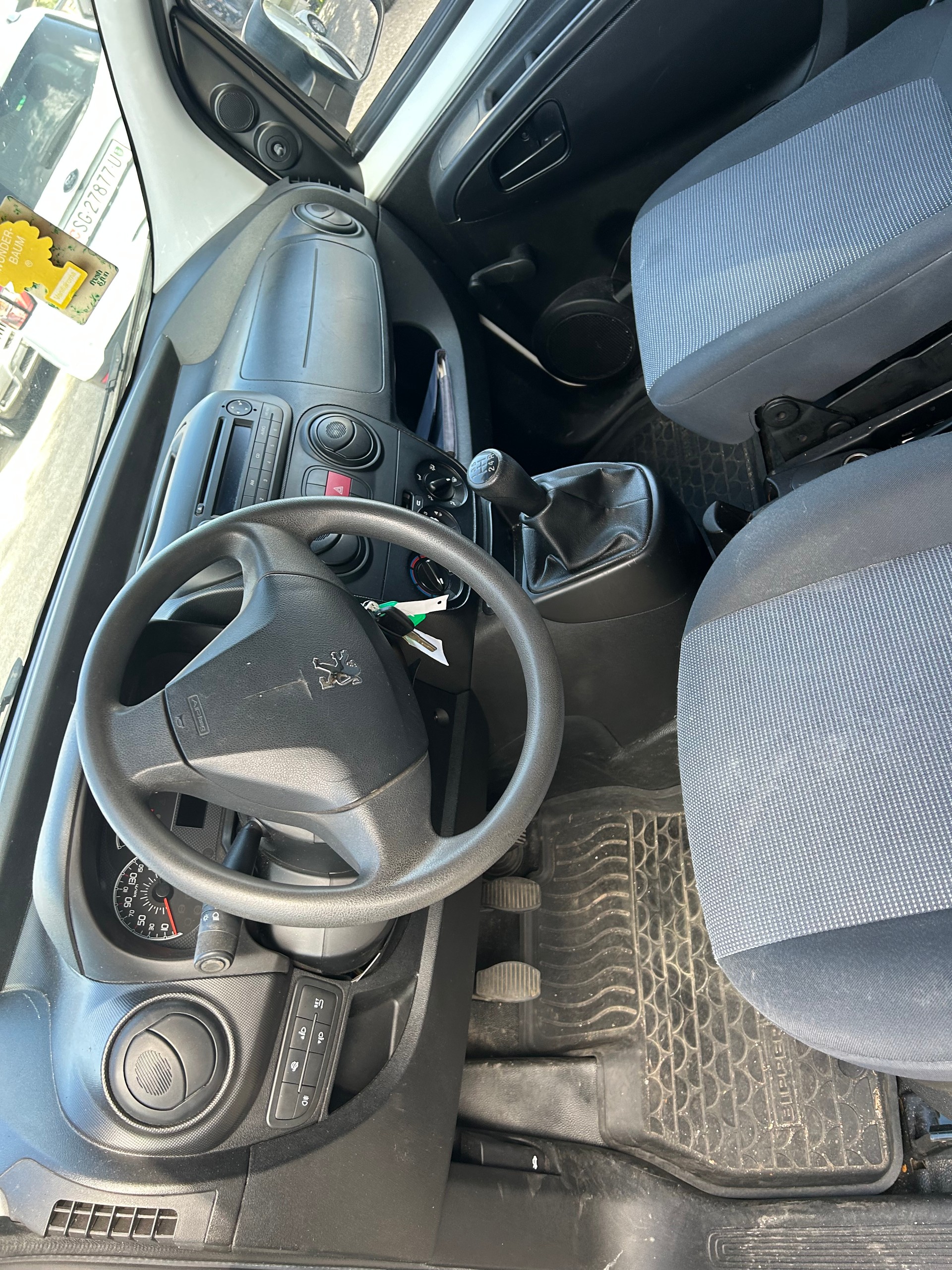 PEUGEOT BIPPER-image-12