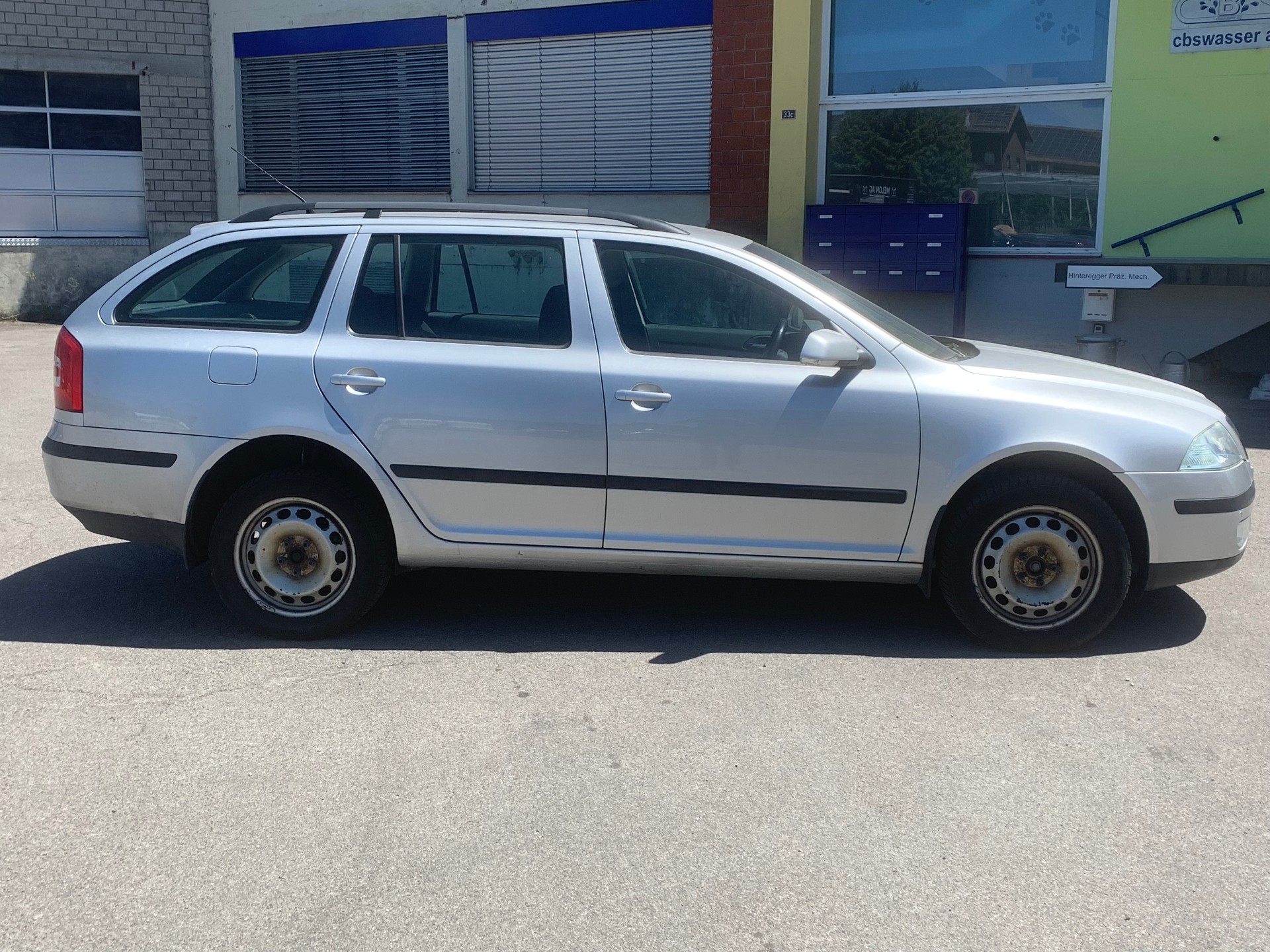 SKODA Octavia 1.9 TDI Adventure 4x4-image-3