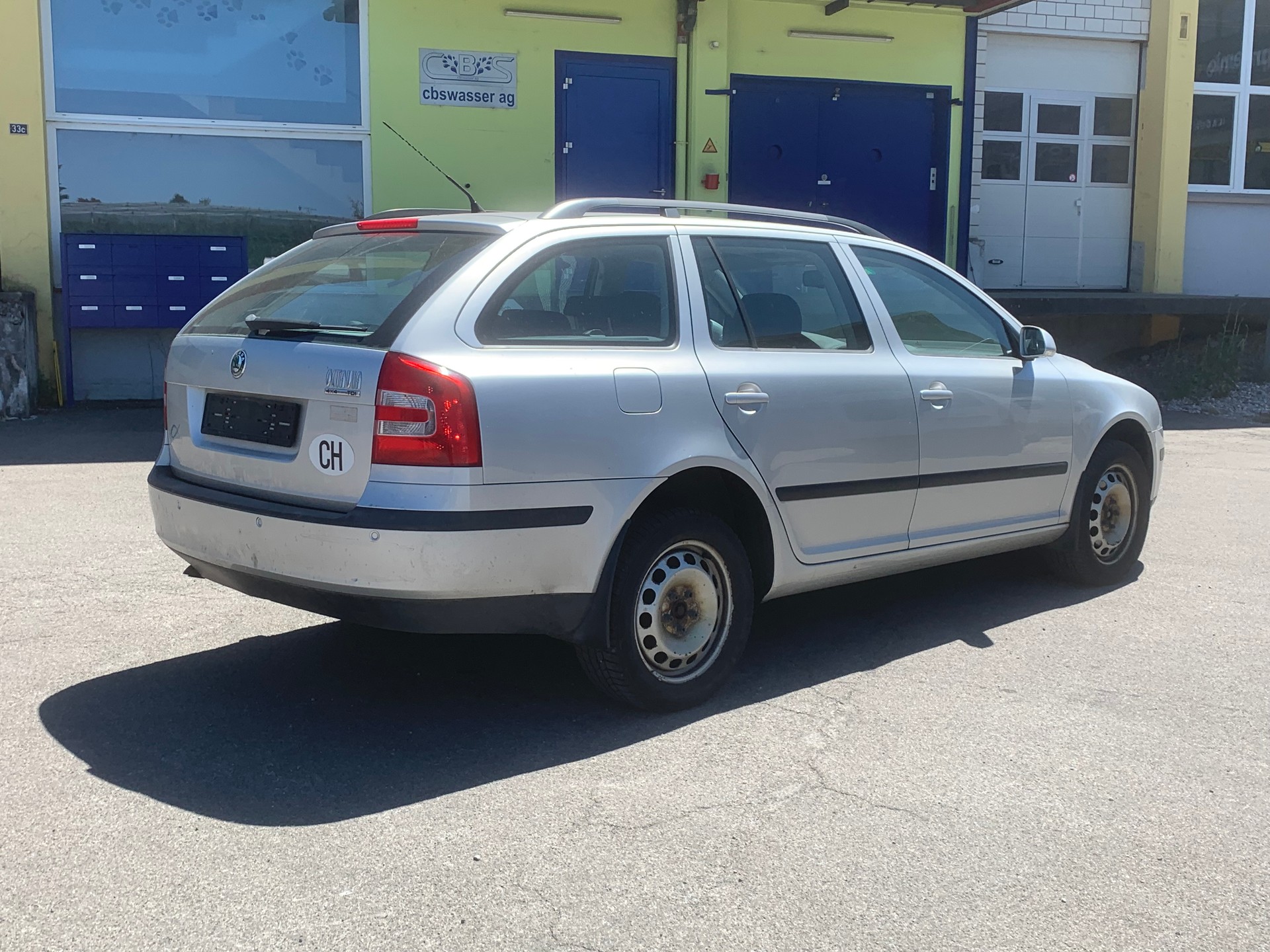 SKODA Octavia 1.9 TDI Adventure 4x4-image-4