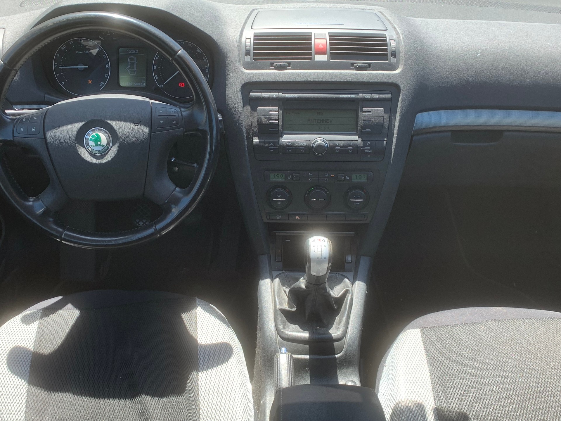 SKODA Octavia 1.9 TDI Adventure 4x4-image-8
