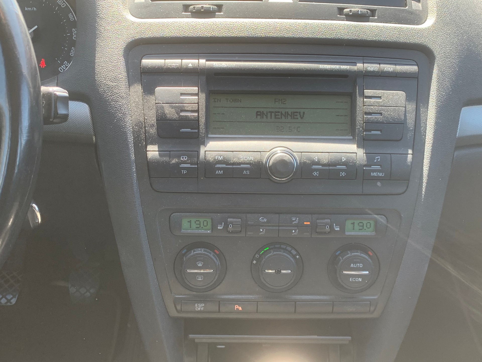 SKODA Octavia 1.9 TDI Adventure 4x4-image-11