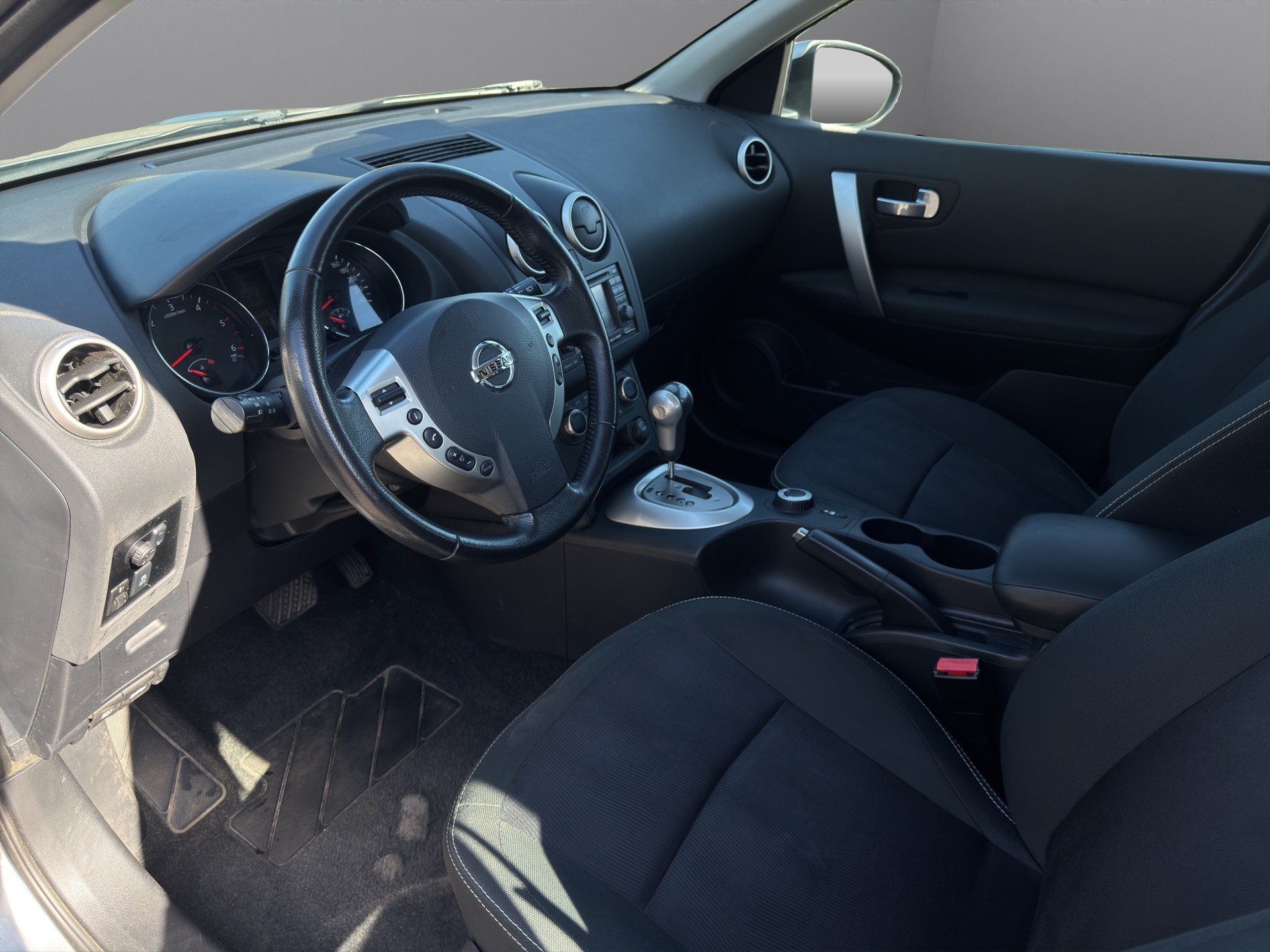 NISSAN Qashqai 2.0 dCi 4WD acenta Automatic-image-11