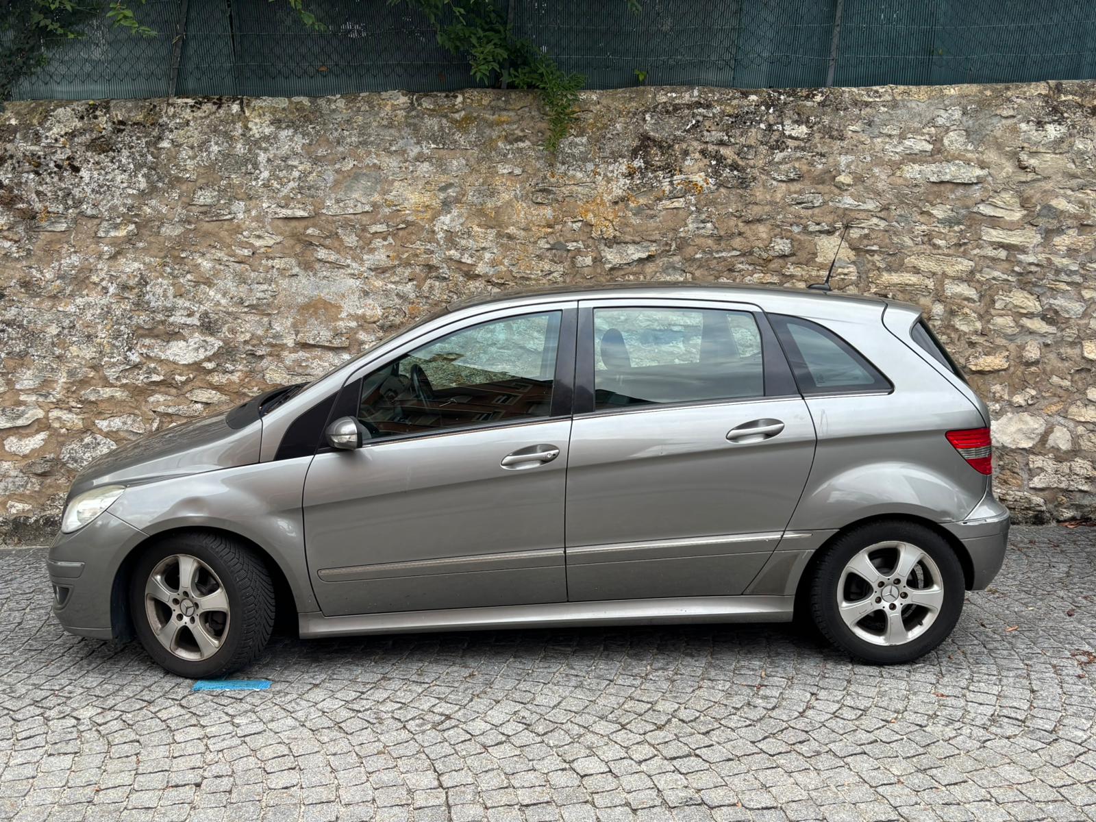 MERCEDES-BENZ B 200 Turbo-image-2