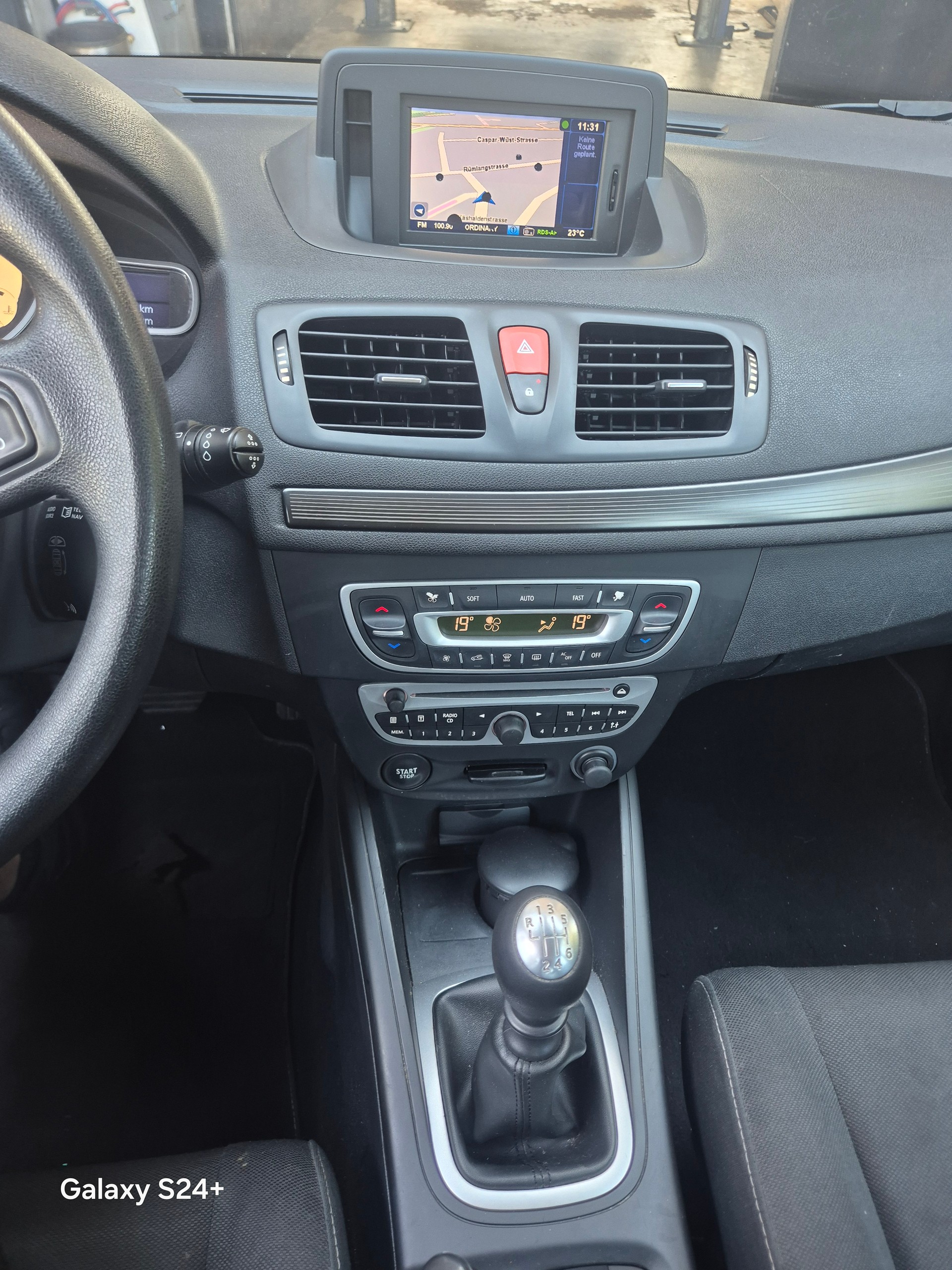 RENAULT Mégane Grandtour 1.5 dCi Expression-image-10