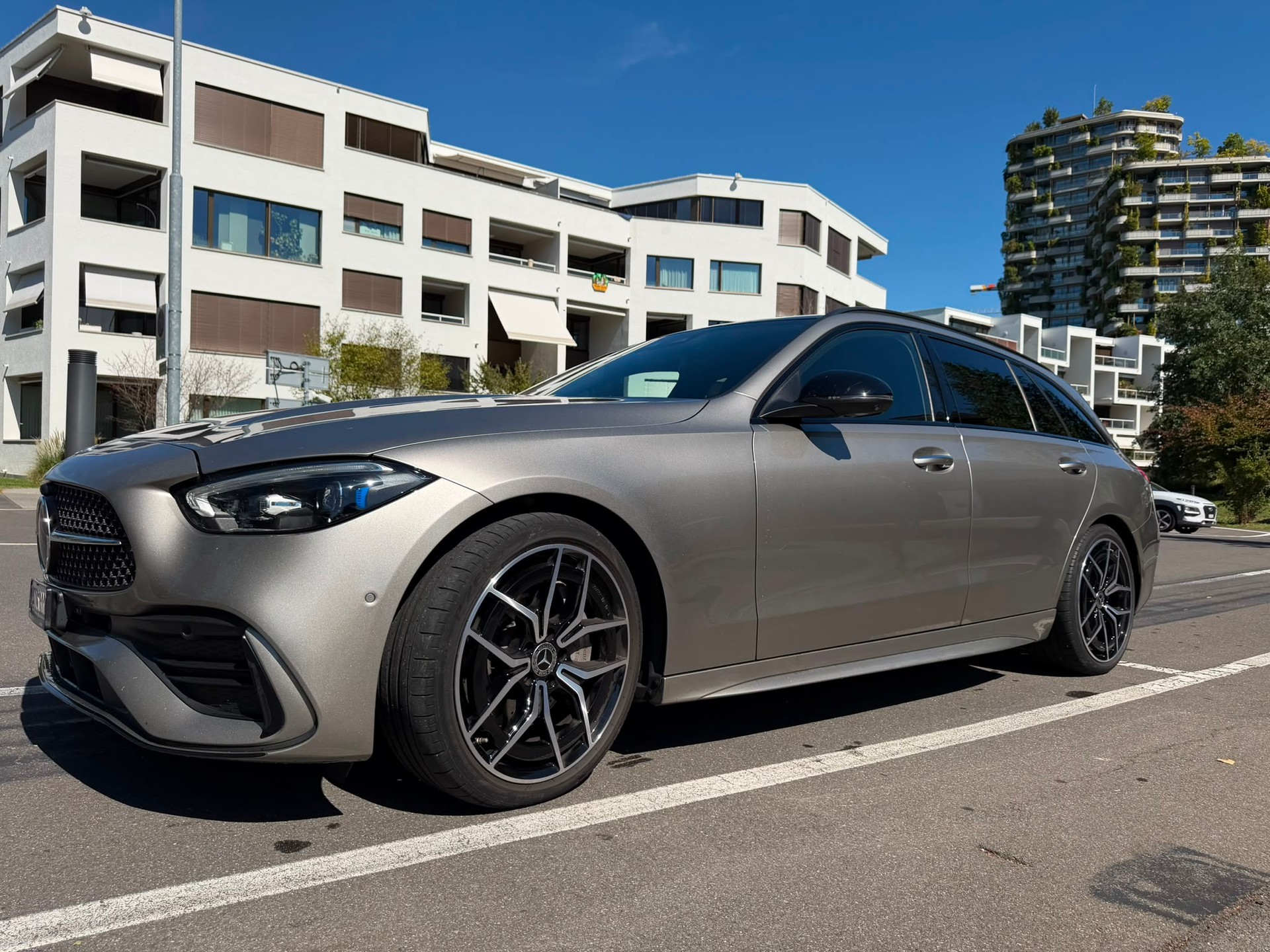 MERCEDES-BENZ C 220 d Swiss Star AMG Line 4matic-image-2