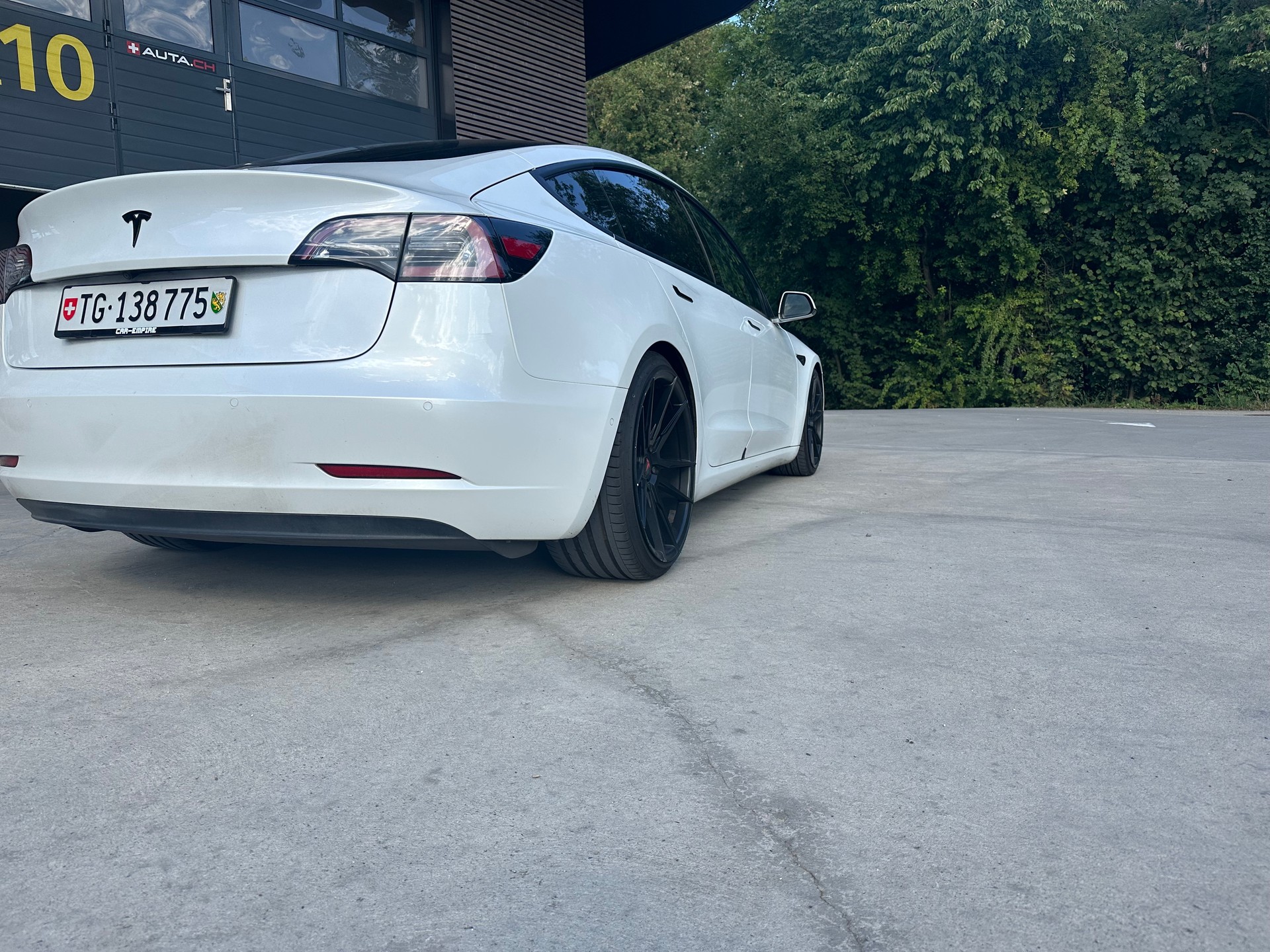 TESLA Model 3 Long Range Dual Motor AWD-image-3