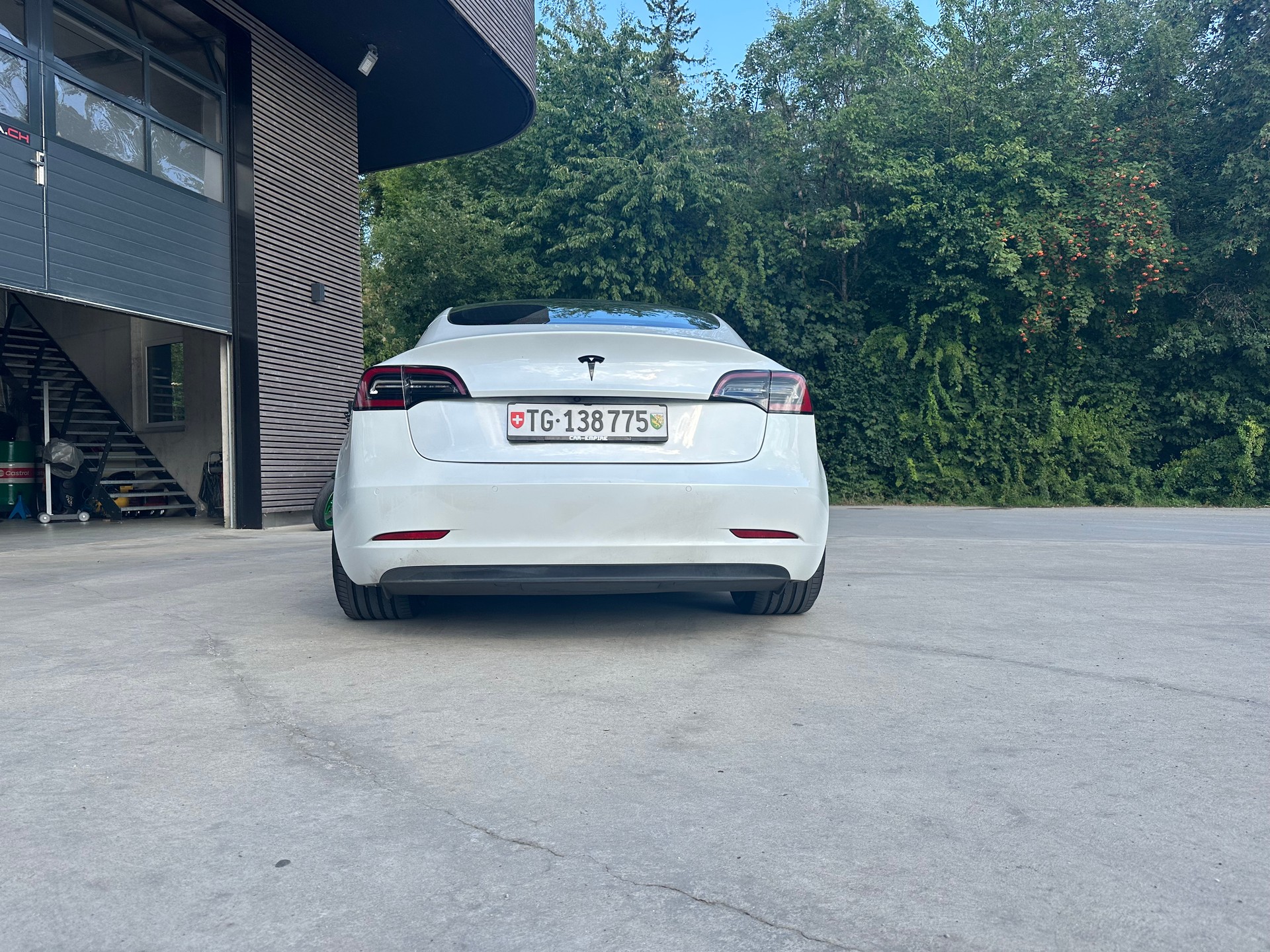 TESLA Model 3 Long Range Dual Motor AWD-image-2