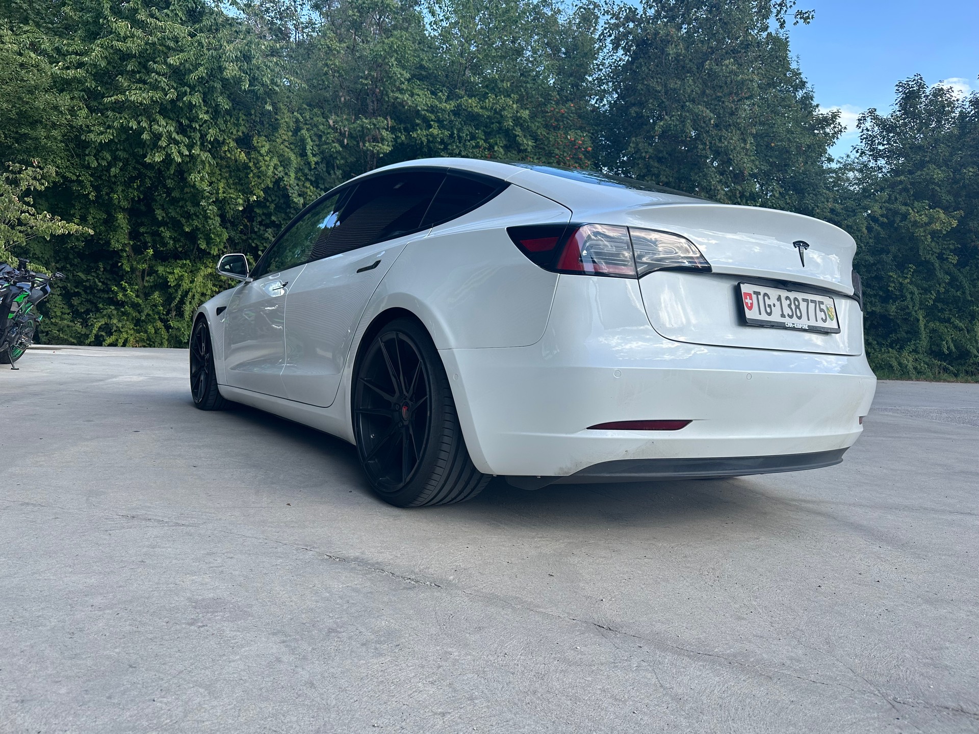 TESLA Model 3 Long Range Dual Motor AWD-image-1