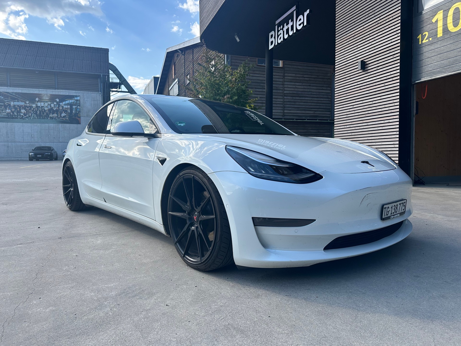 TESLA Model 3 Long Range Dual Motor AWD-image-4