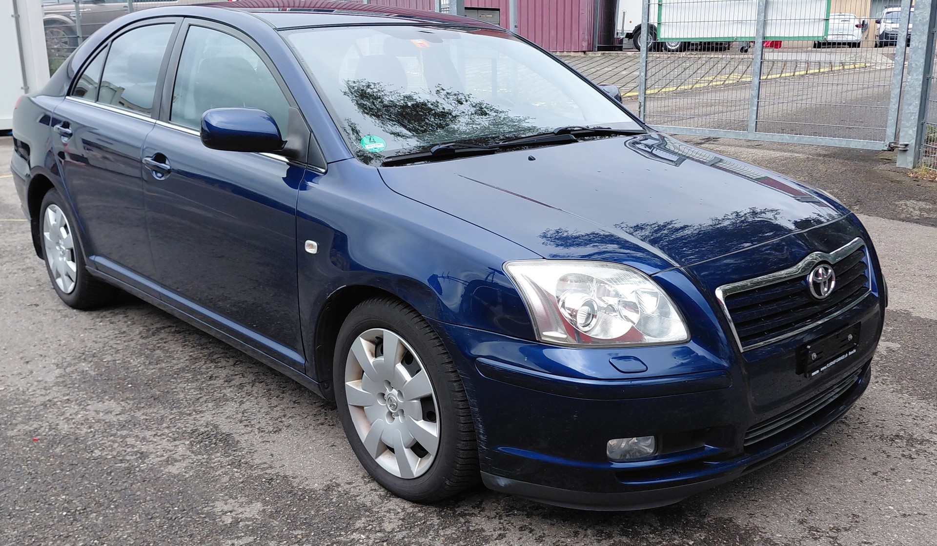 TOYOTA Avensis 1.8 Linea Luna limousine-image-1
