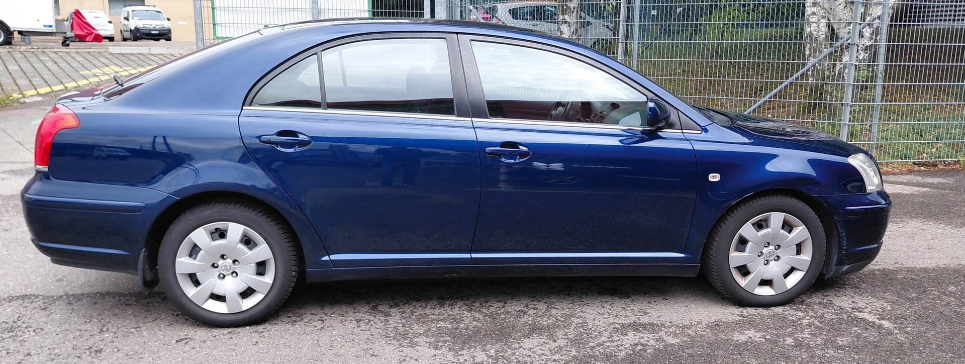 TOYOTA Avensis 1.8 Linea Luna limousine-image-3
