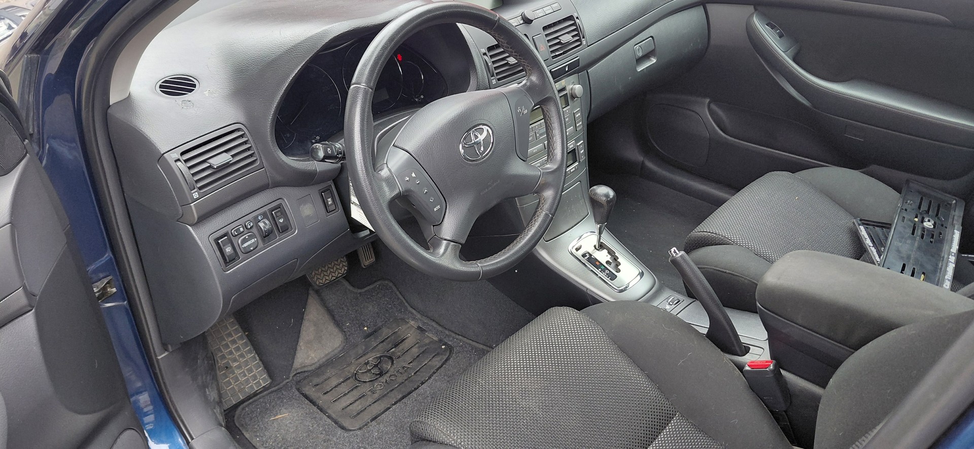 TOYOTA Avensis 1.8 Linea Luna limousine-image-10