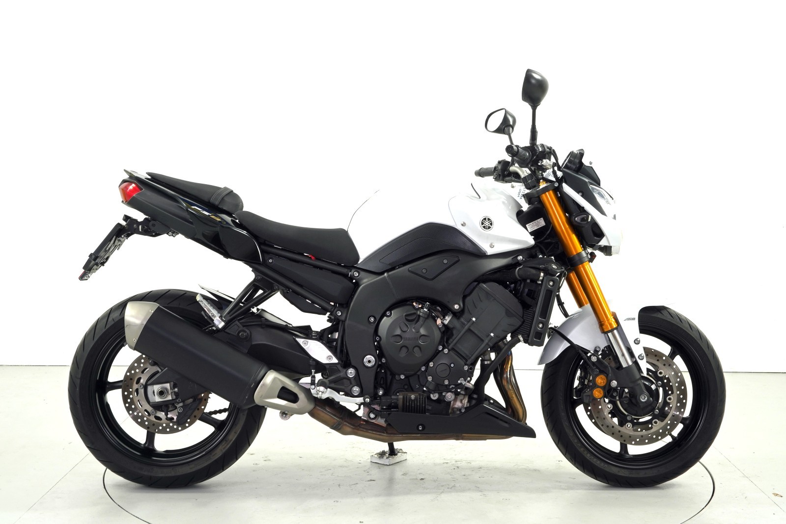 YAMAHA FZ8NA-showroom-element-3