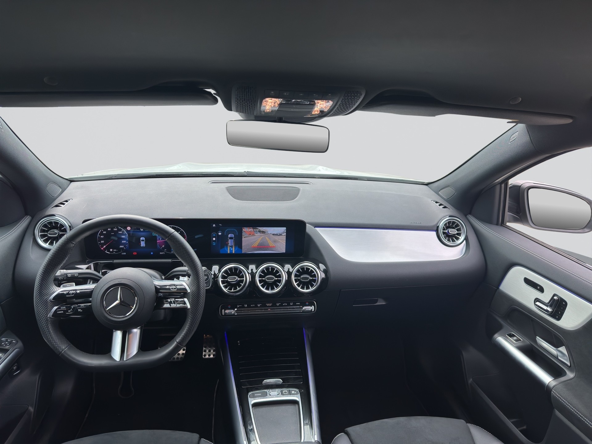 MERCEDES-BENZ GLA 200 d 8G-DCT AMG Line Night-image-14