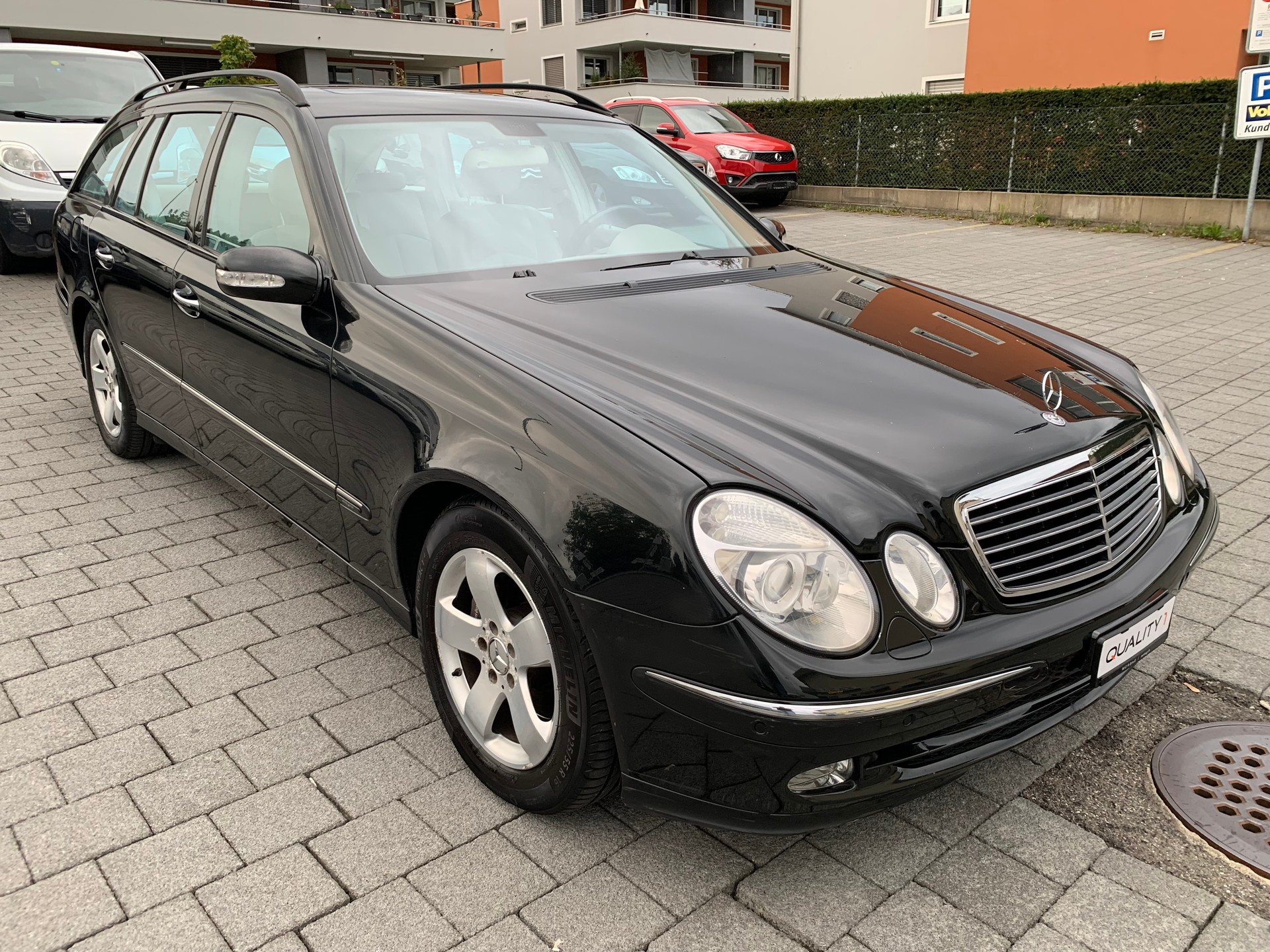 MERCEDES-BENZ E 320 Avantgarde Automatic-image-1