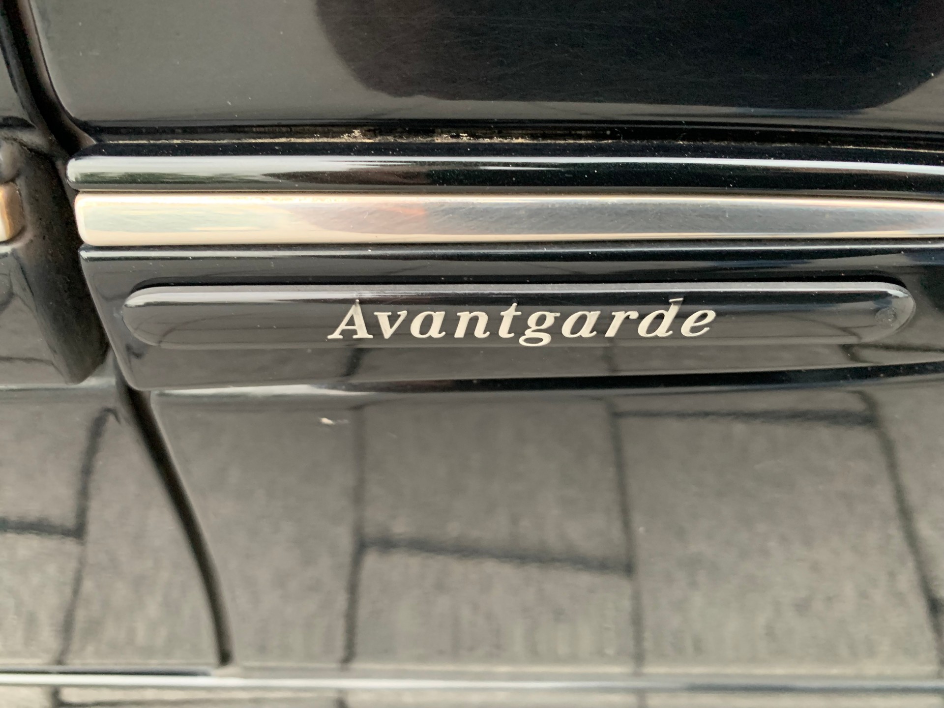 MERCEDES-BENZ E 320 Avantgarde Automatic-image-6