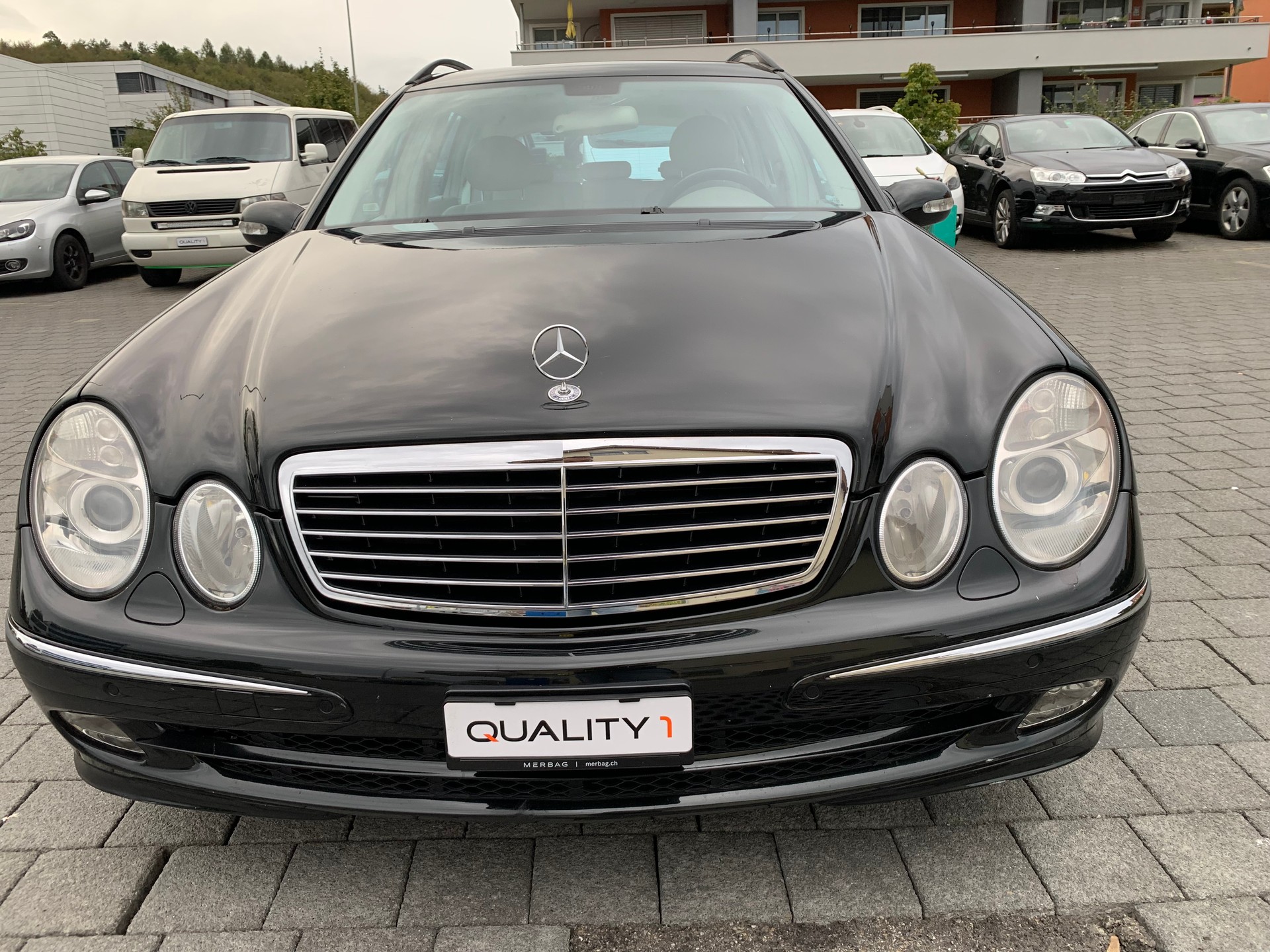 MERCEDES-BENZ E 320 Avantgarde Automatic-image-4