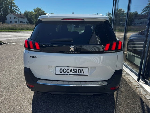 PEUGEOT 5008 1.2 Pure Tech Allure-image-3