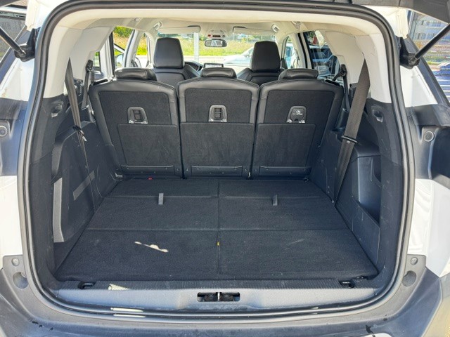 PEUGEOT 5008 1.2 Pure Tech Allure-image-5