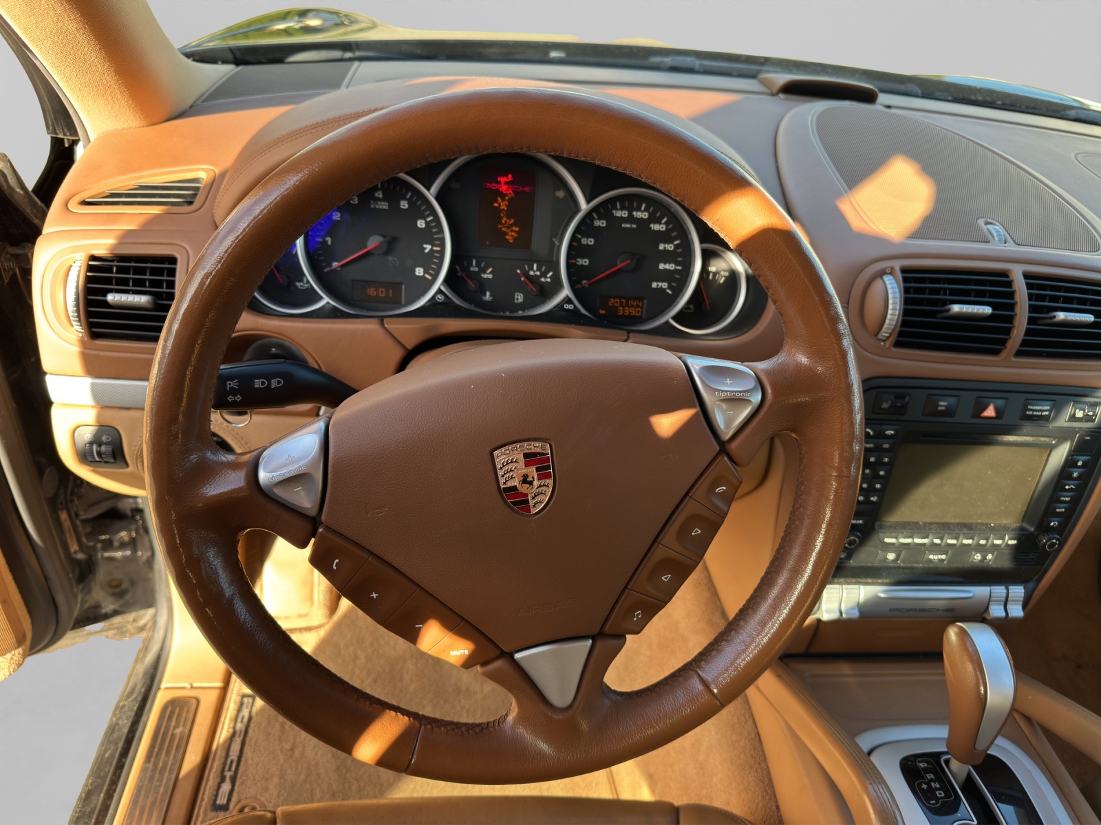 PORSCHE Cayenne S-image-9